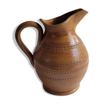 Sandstone pitcher