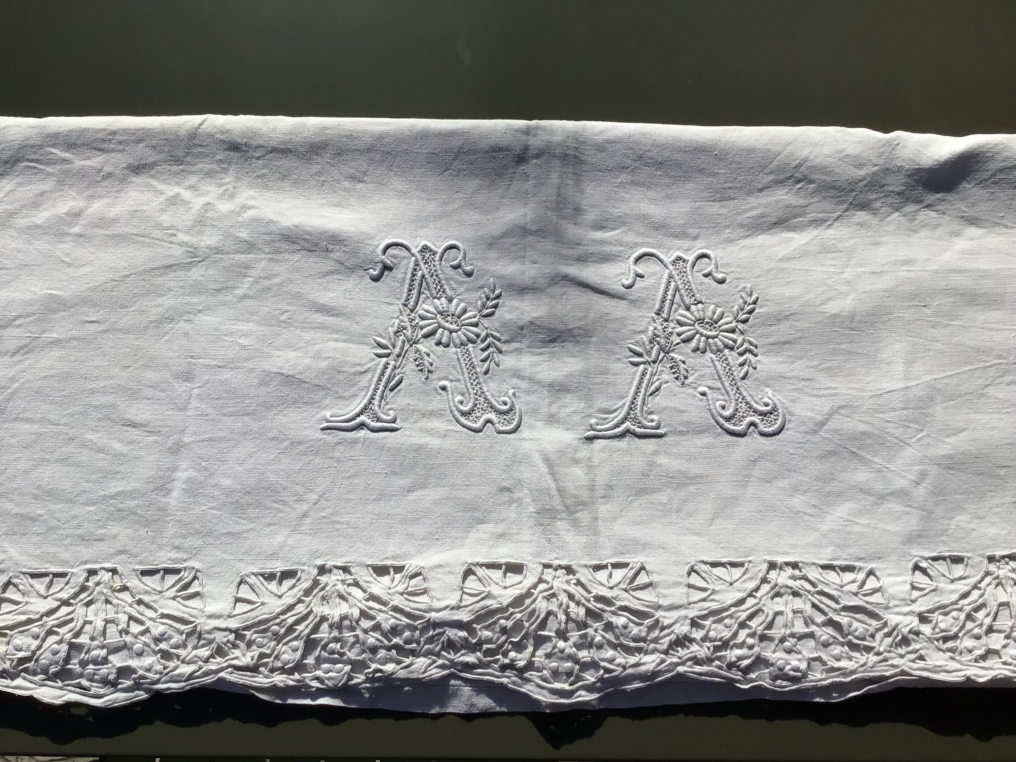 Sheet 2 places linen AA embroidery Richelieu antique