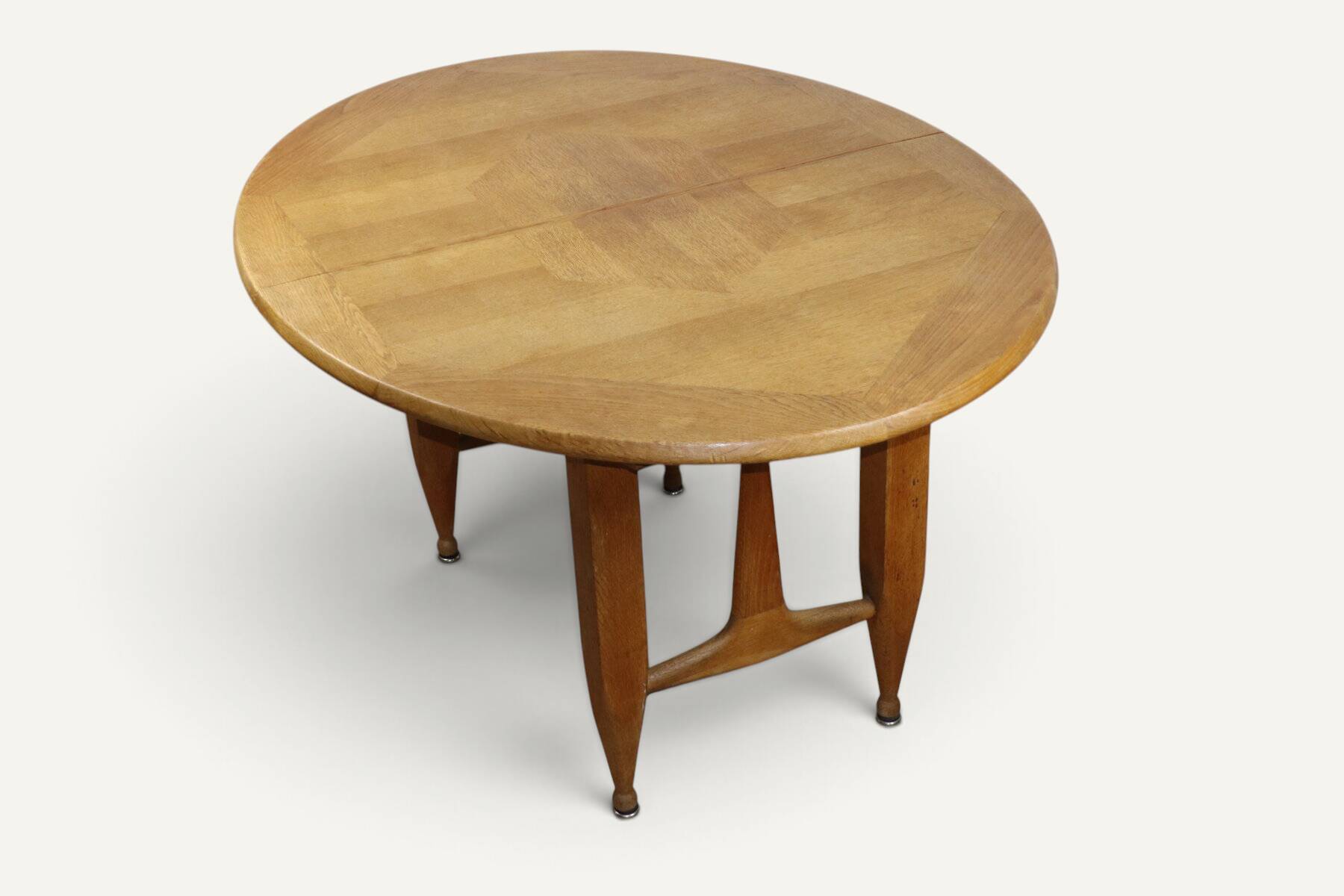 Extendable dining table in oak by Guillerme and Chambron - 1960s