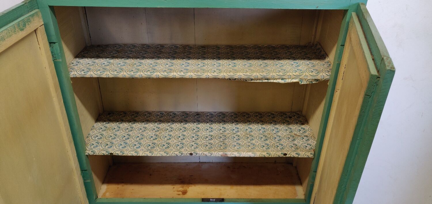 Vintage storage unit