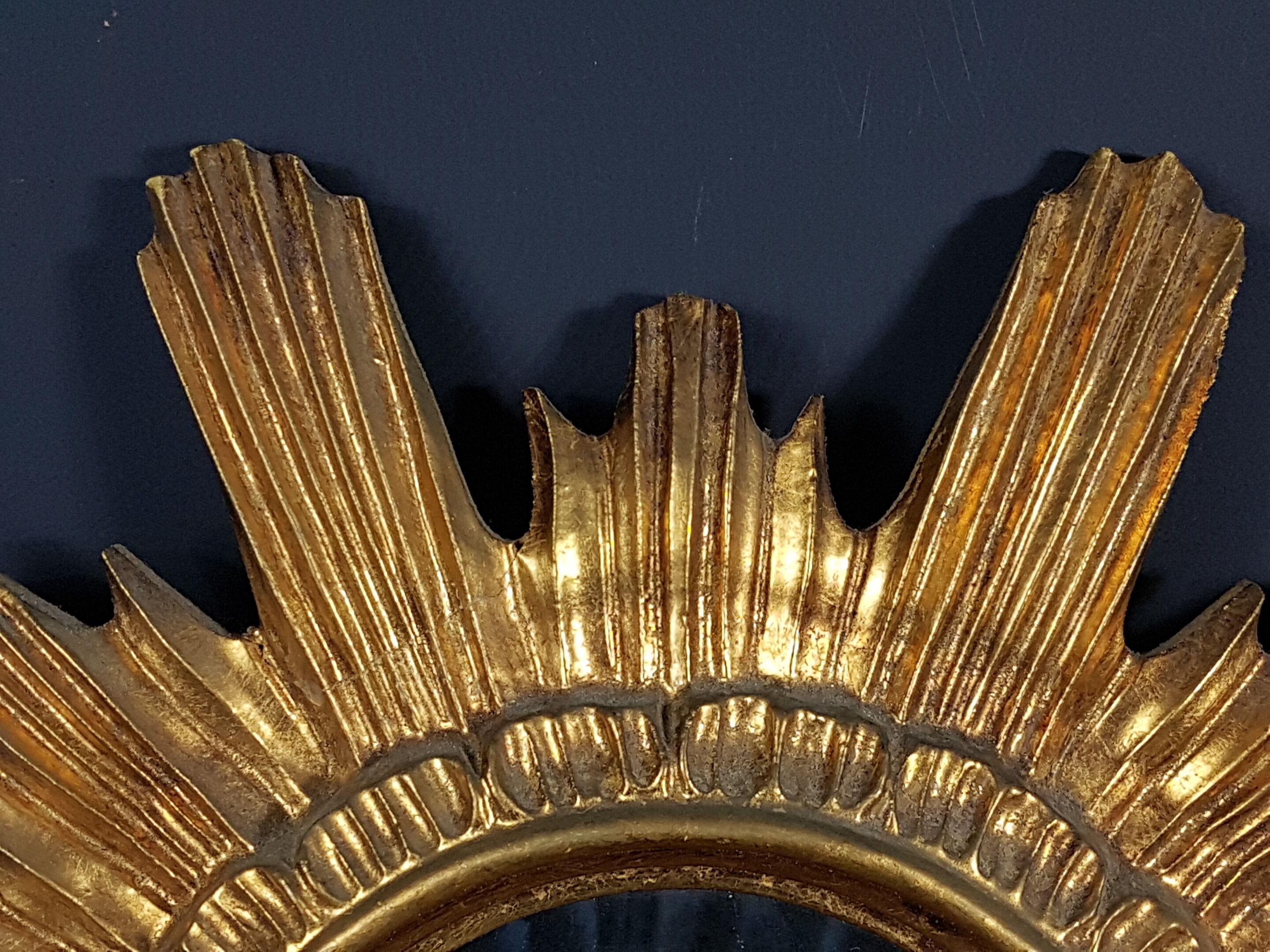 MIroir sun gilded wood and resin 60/70