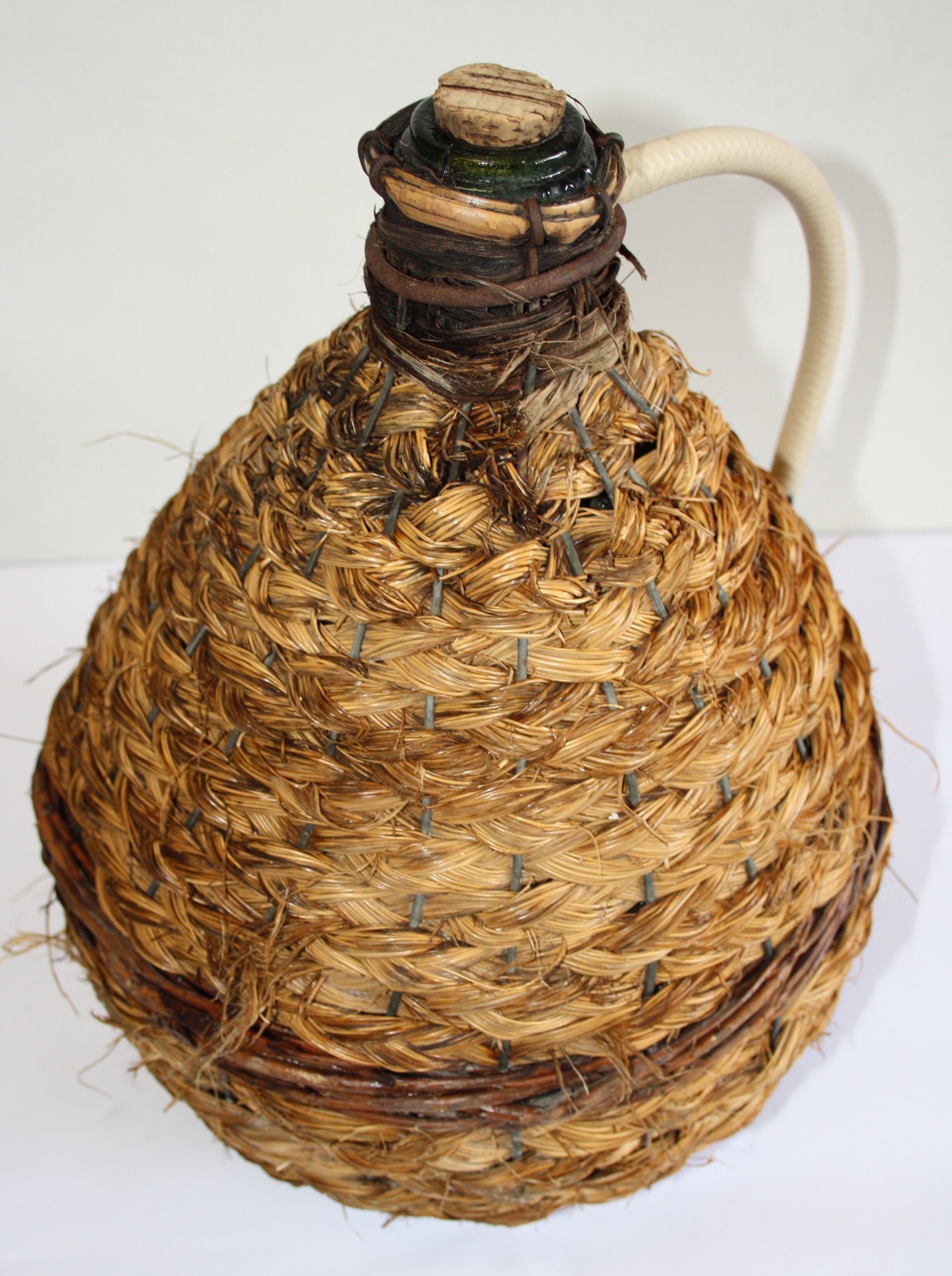 Dressed demijohn 10L