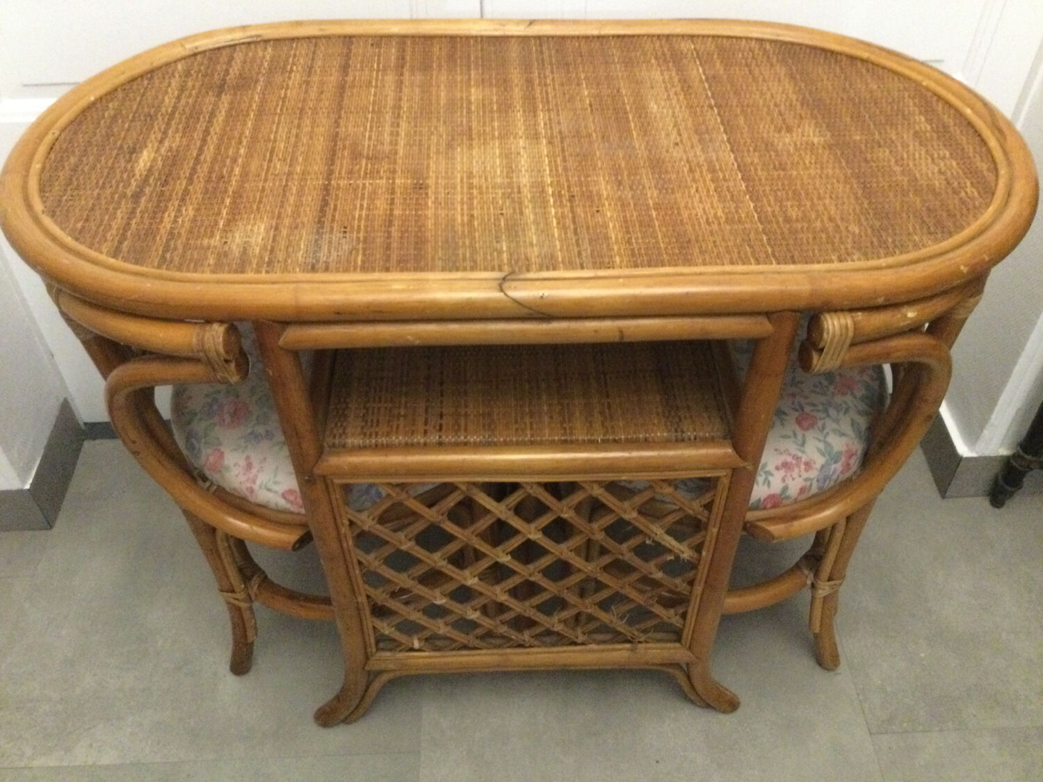 Table and 2 armchairs set in rattan and wicker, 70s/80s