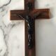 Crucifix ancien métal et bois