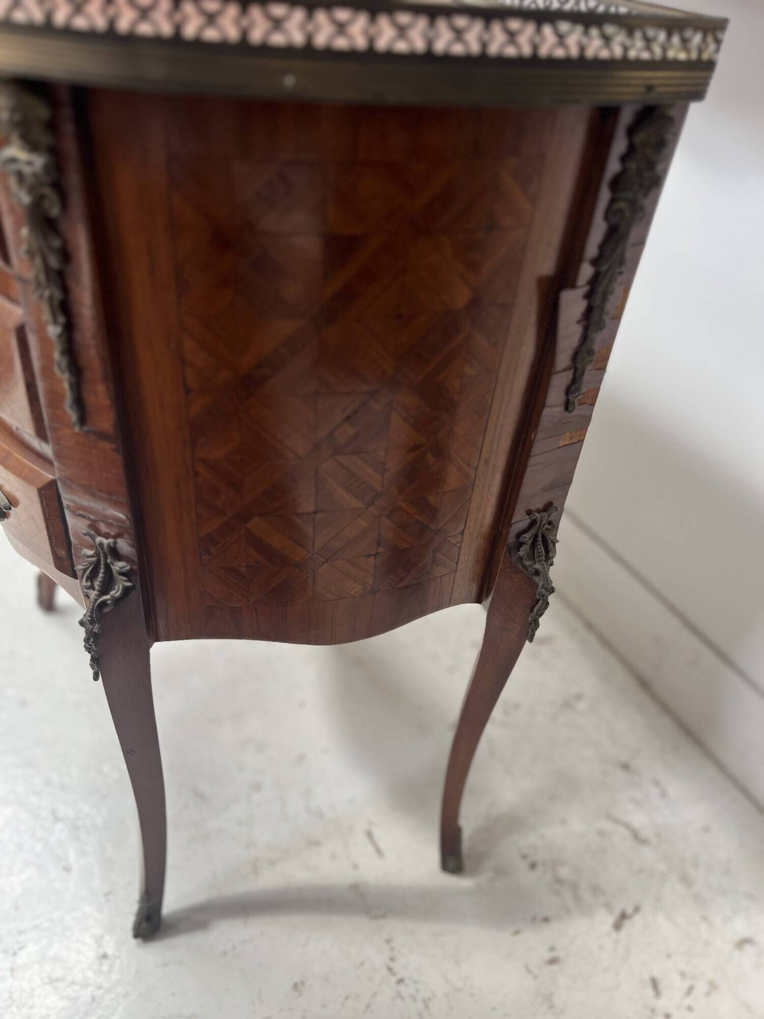 Half-moon commode in Louis XV style with cube marquetry from the 20th century.