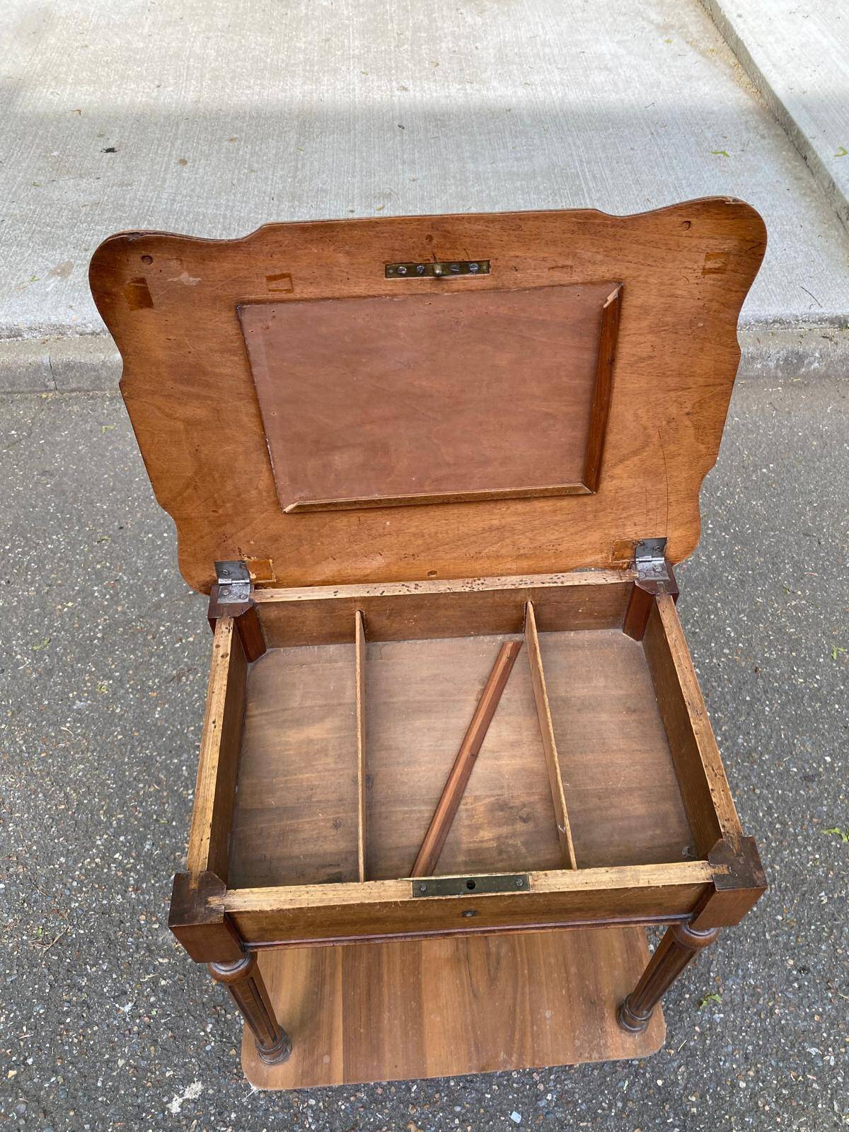 Louis XVI dressing table from the 20th century.