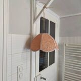 Raffia flower suspension