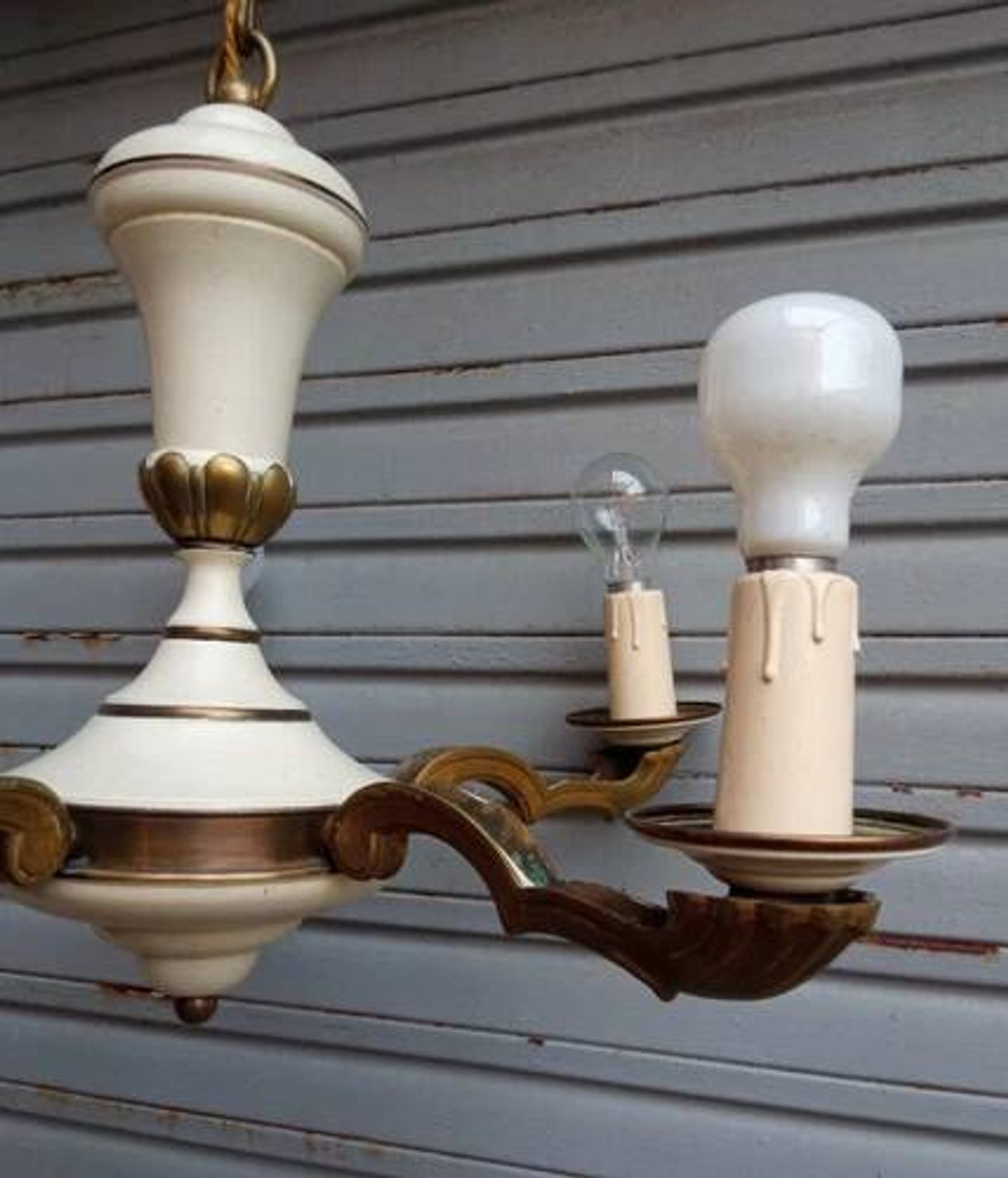 Rare chandelier with 5 lights in bronze and lacquered brass - Circa 1940 - in working condition.