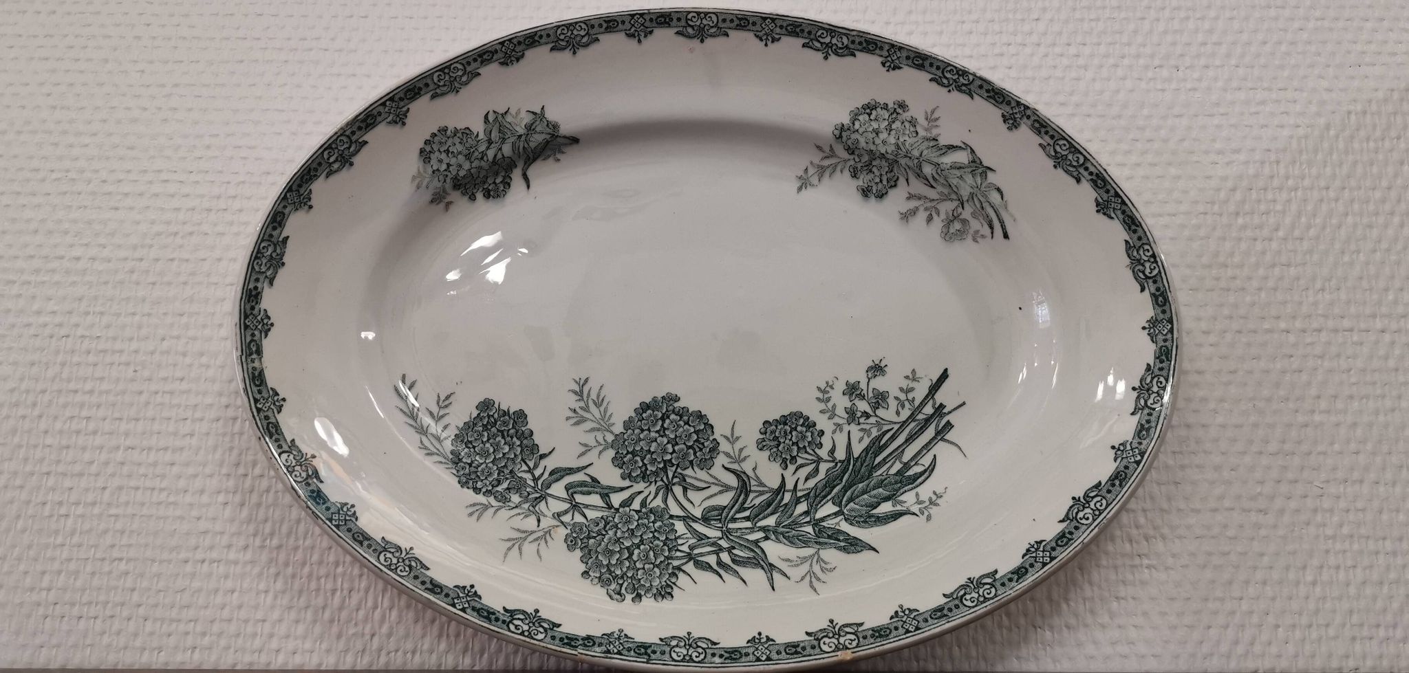 Ancien plat ovale terre de fer manufacture st amand modèle: daisy
