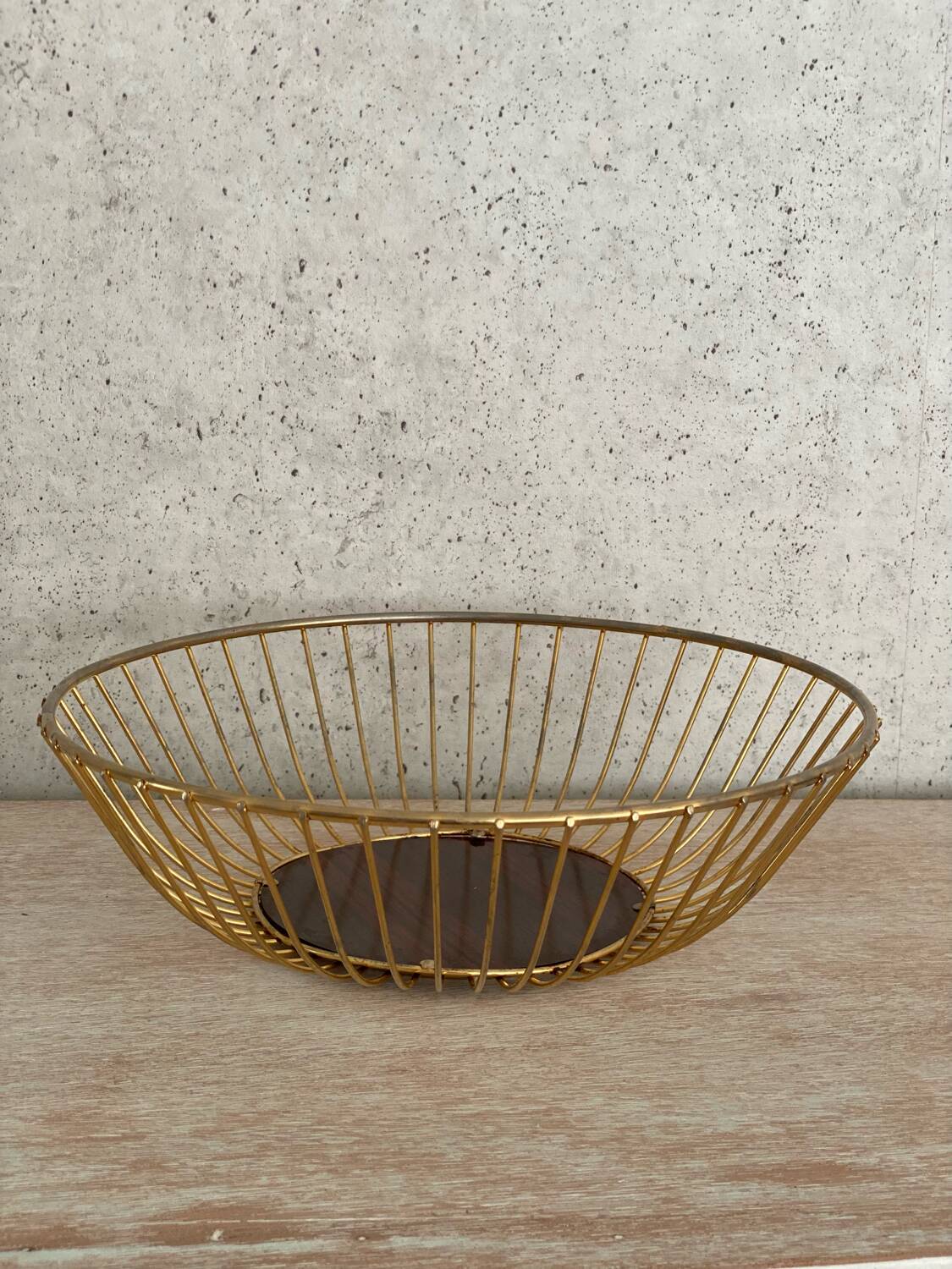 Metal fruit basket