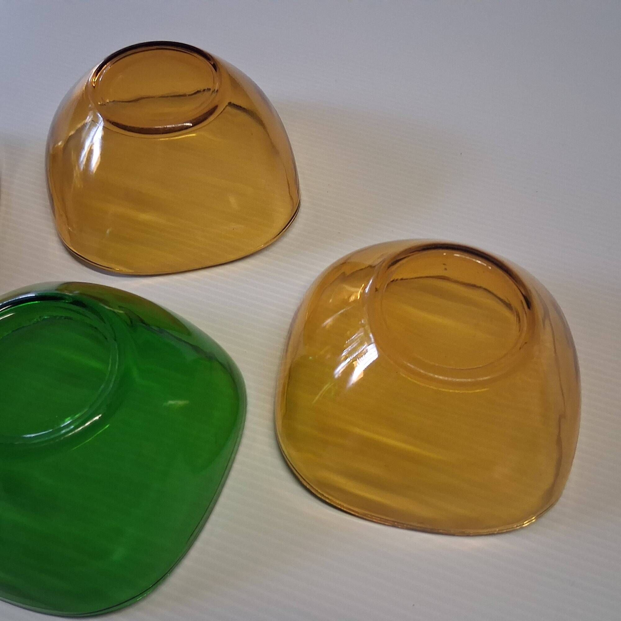 Set of 4 coloured glass bowls / ramekins from Duralex in very good condition.