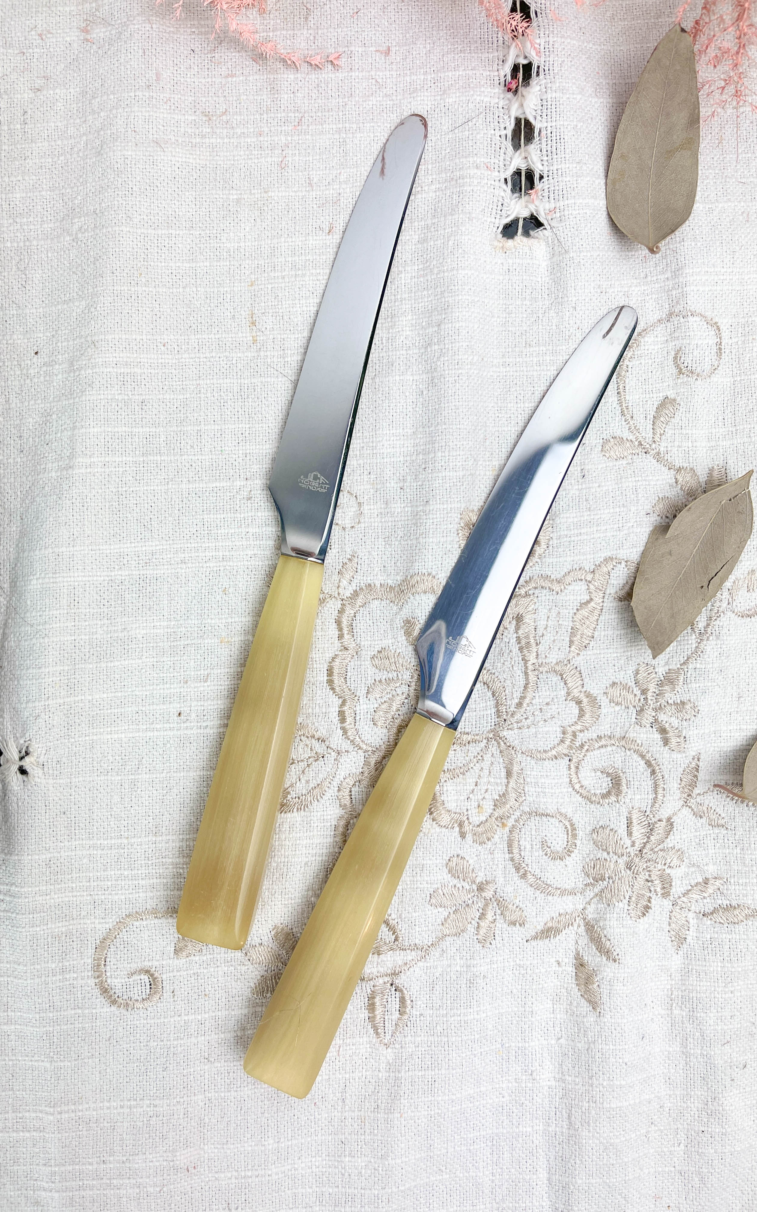 12 vintage knives NOGENT Bakélite imitation ivory