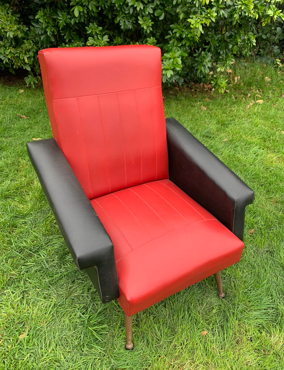 Armchair "60s" in red and black skaï