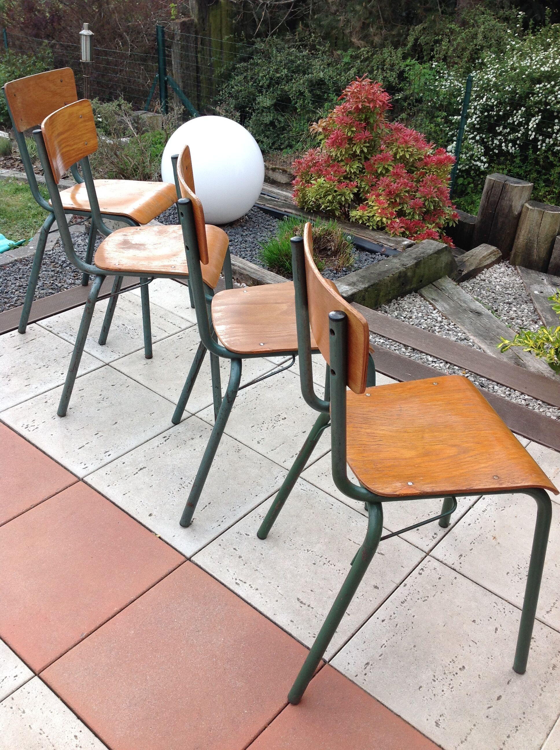 Suite of four school chairs 50/60 years