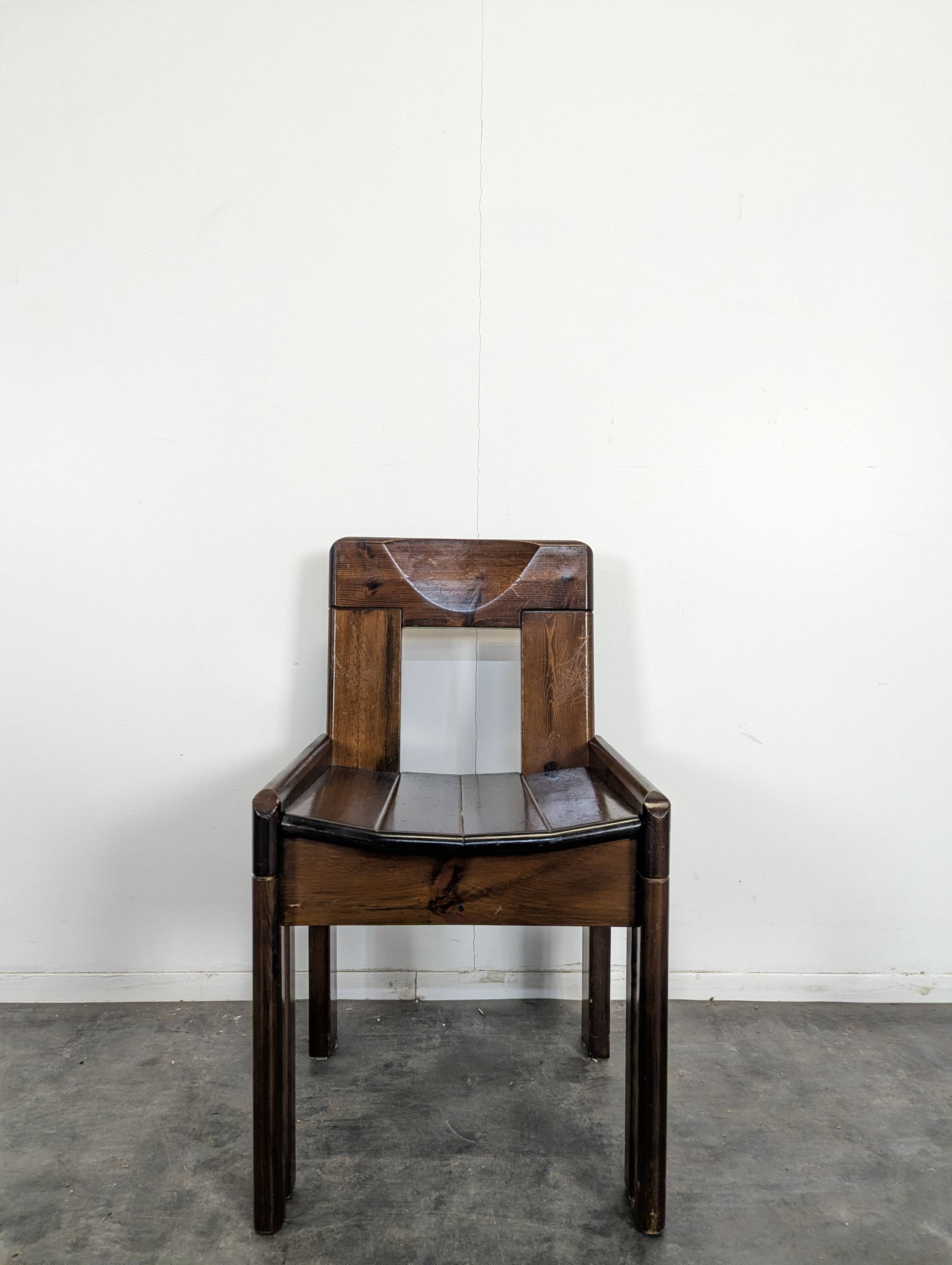 Set of 4 solid pine chairs by Silvio Coppola.