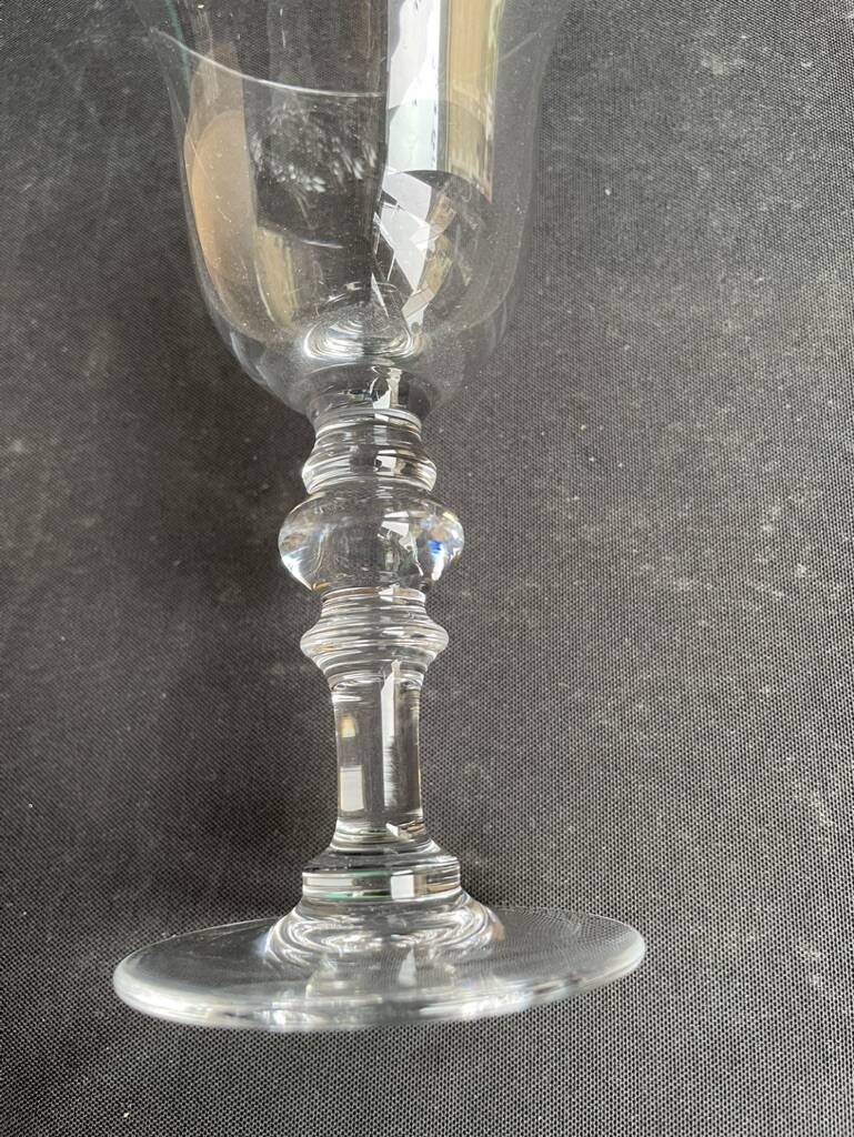 5 Wine Glasses – Stamped Blown Crystal