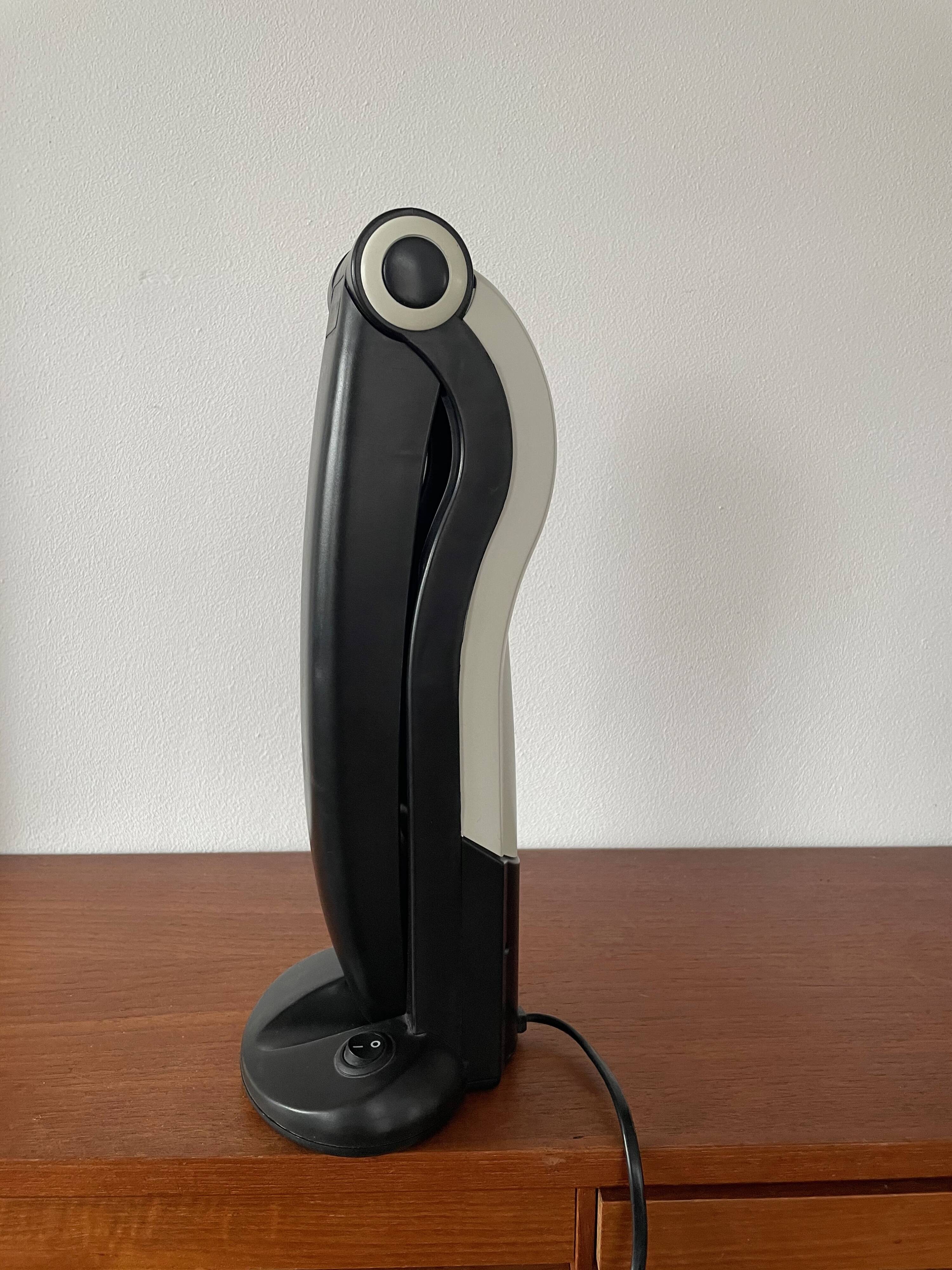Luminaire Toucan en noir et blanc HT Huang Design