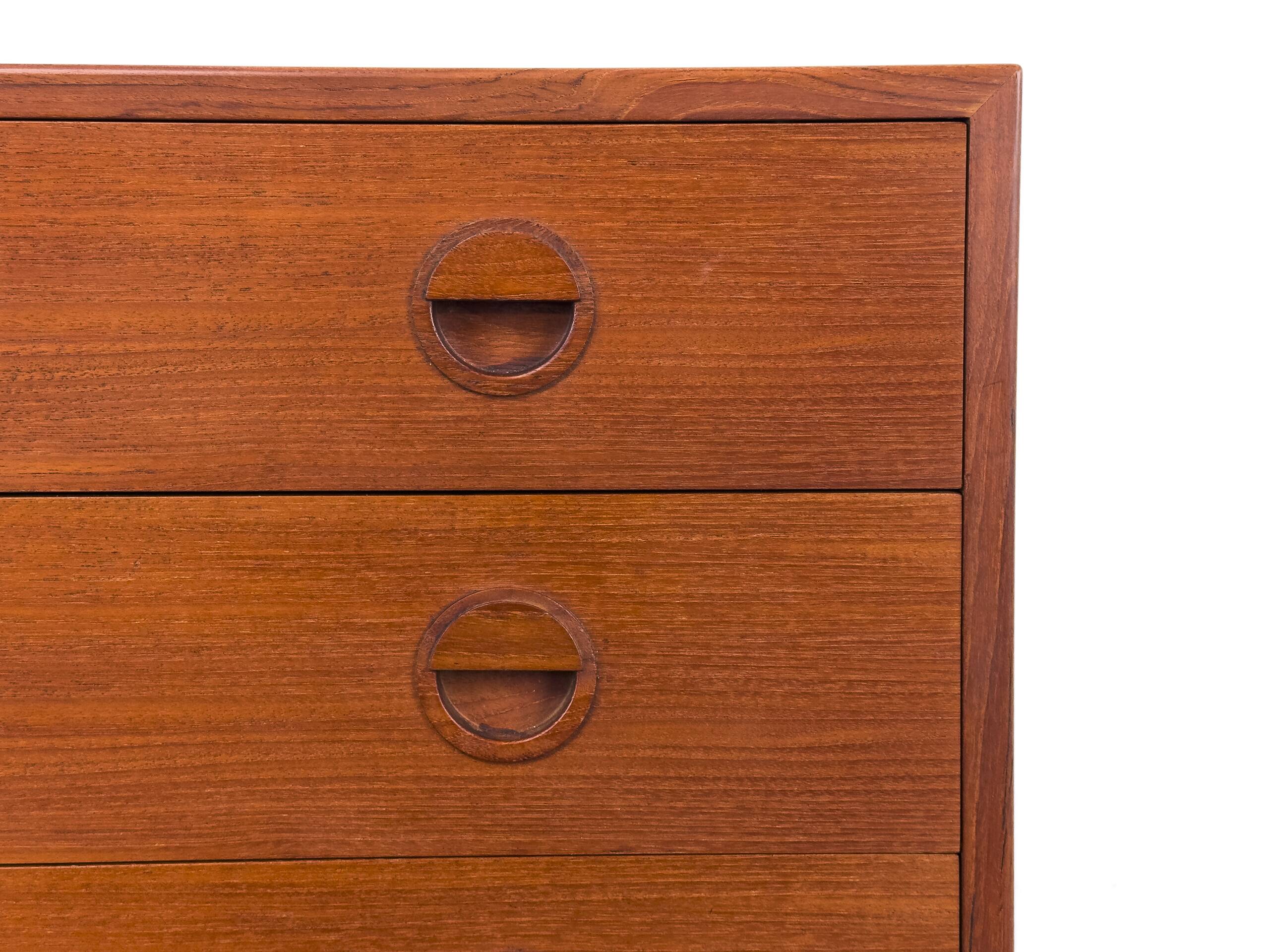 Commode en teck par Hansen et Guldborg, années 1960.