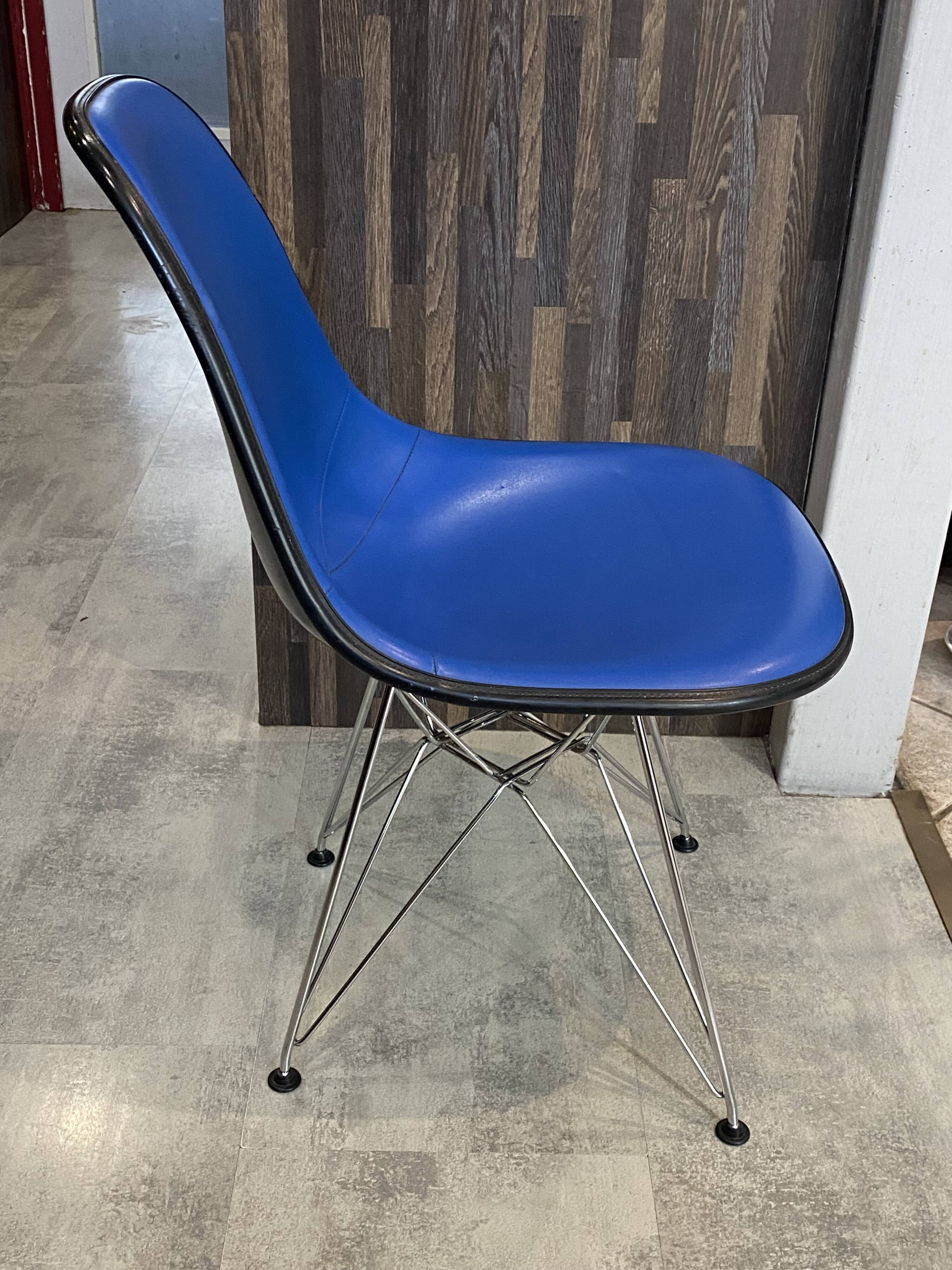 Eames Herman Miller DSR Eiffel blue skai vinyl fibreglass chair