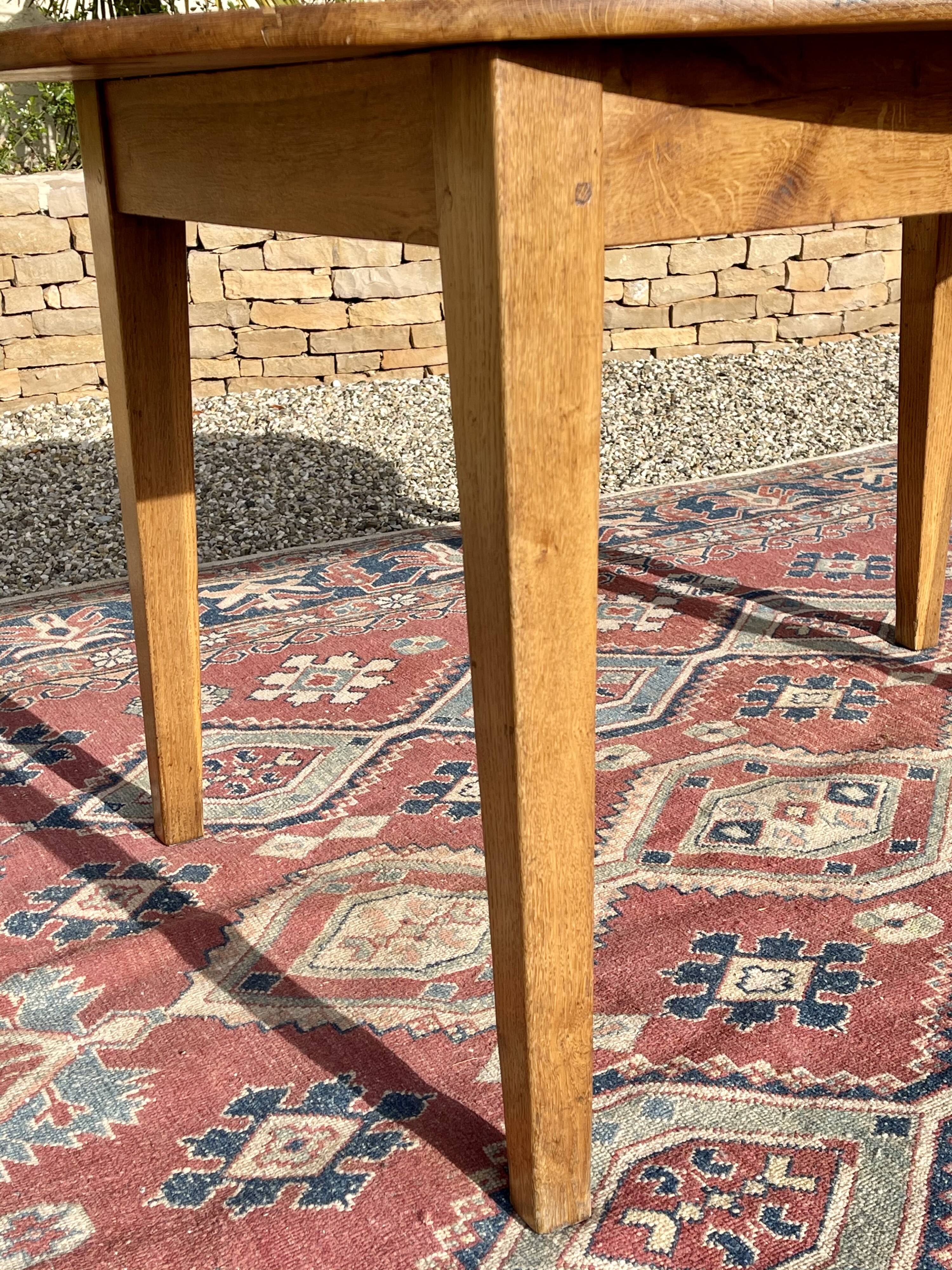 Table de salle à manger en chêne