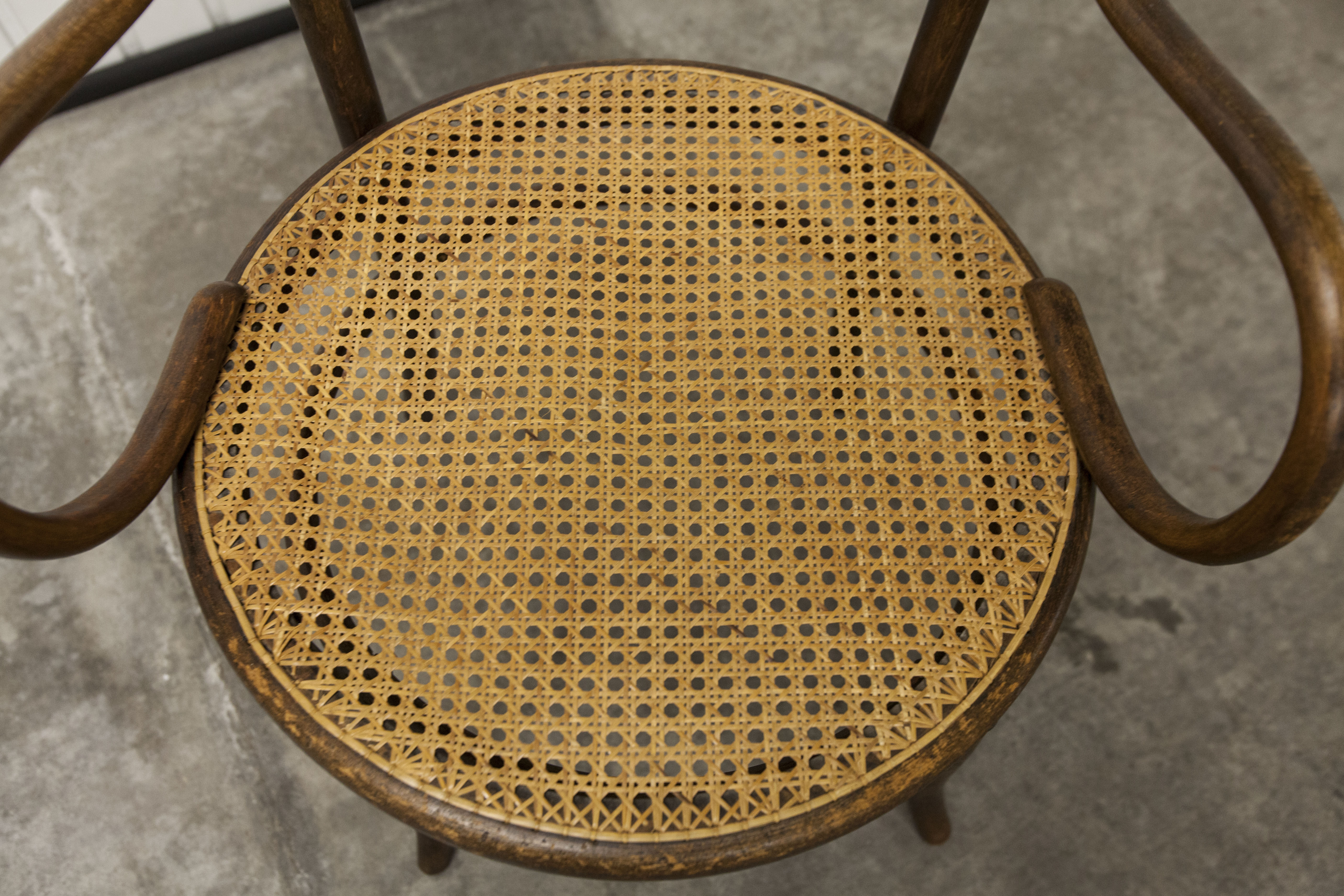 Fauteuil scandinave Fischel cannage 1900