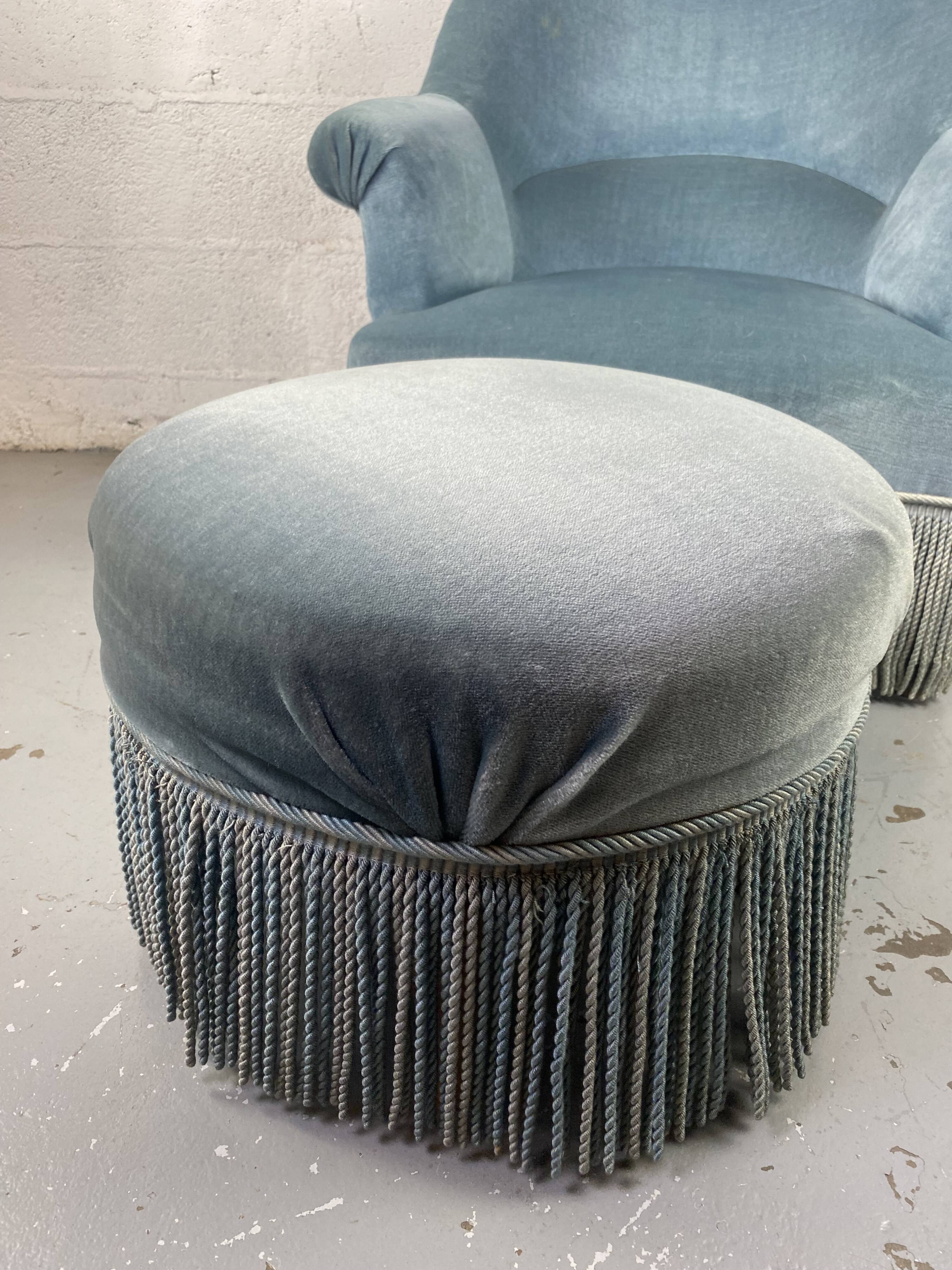 Blue toad armchair and its footrest