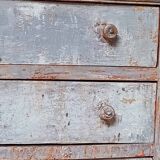 Distressed chest of drawers