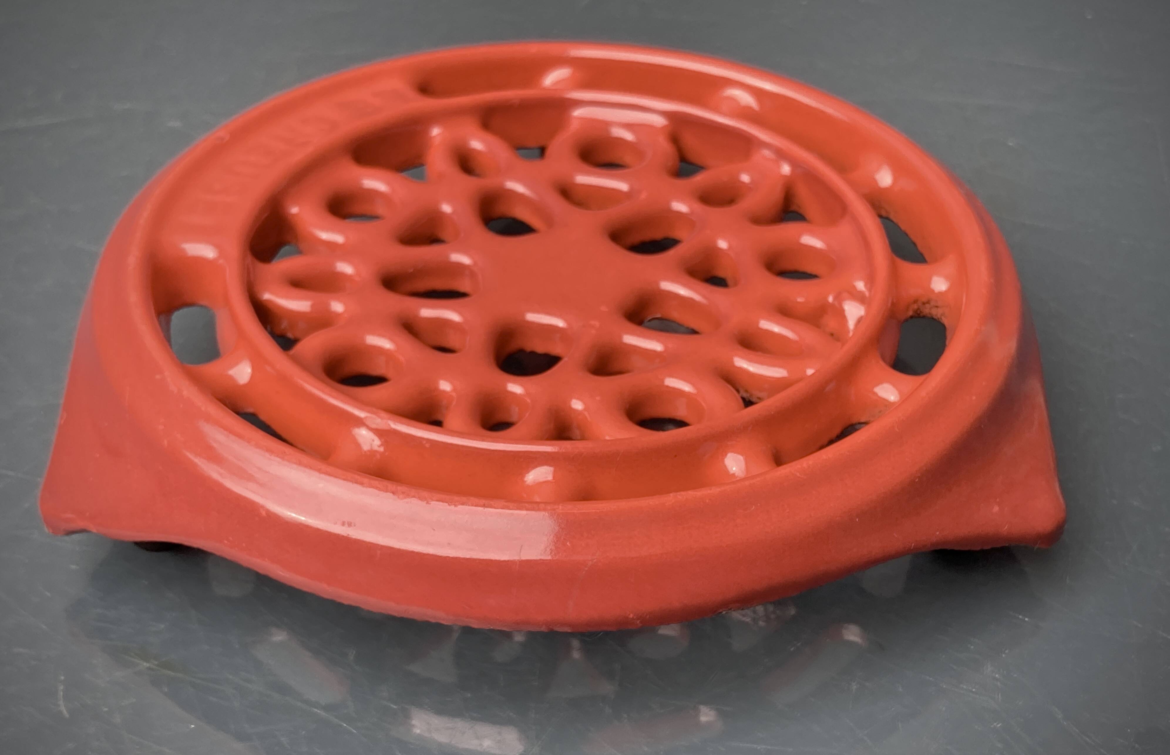Bottle rest Le Creuset France