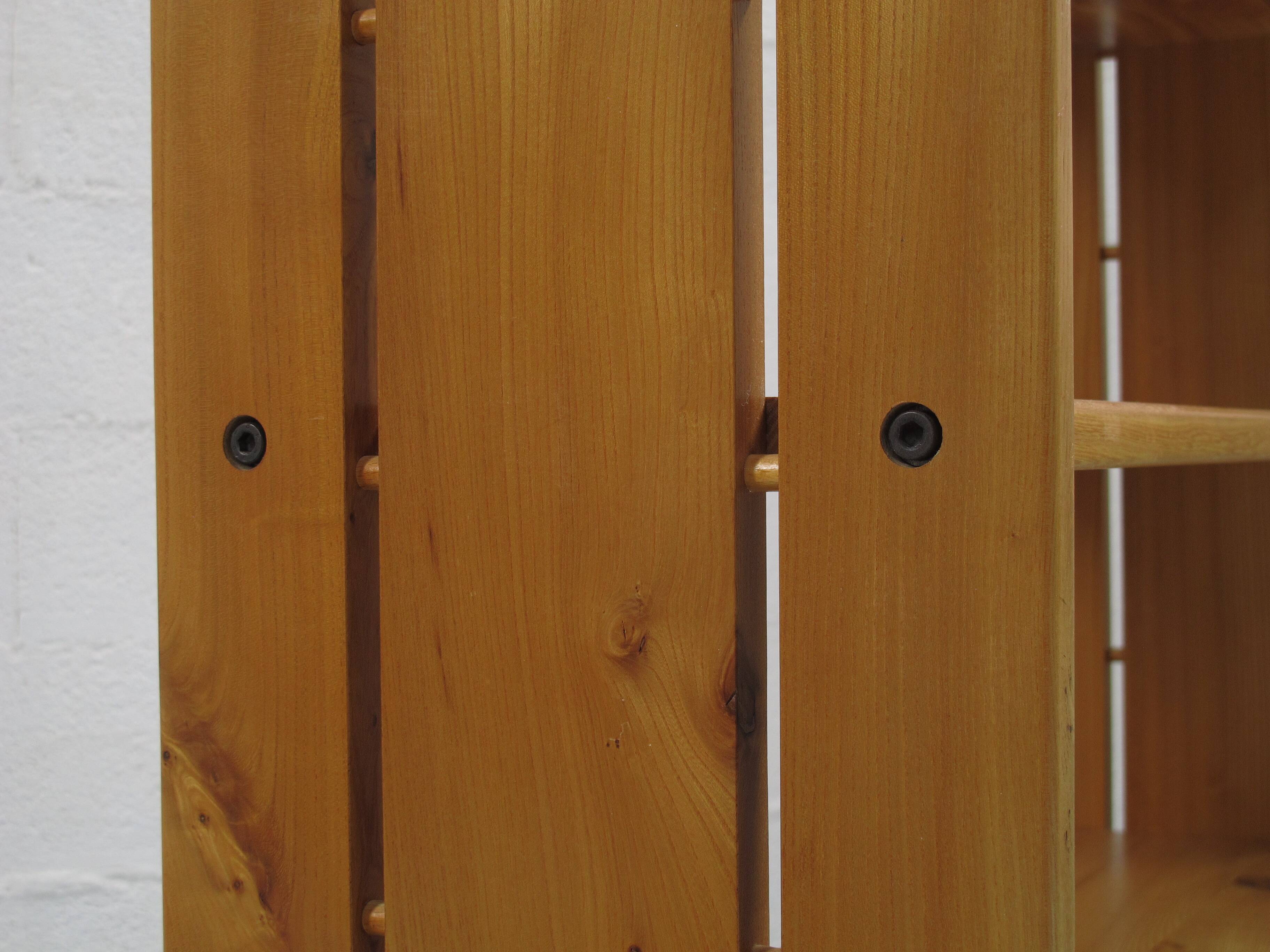 Solid elm shelves produced by the Regain group