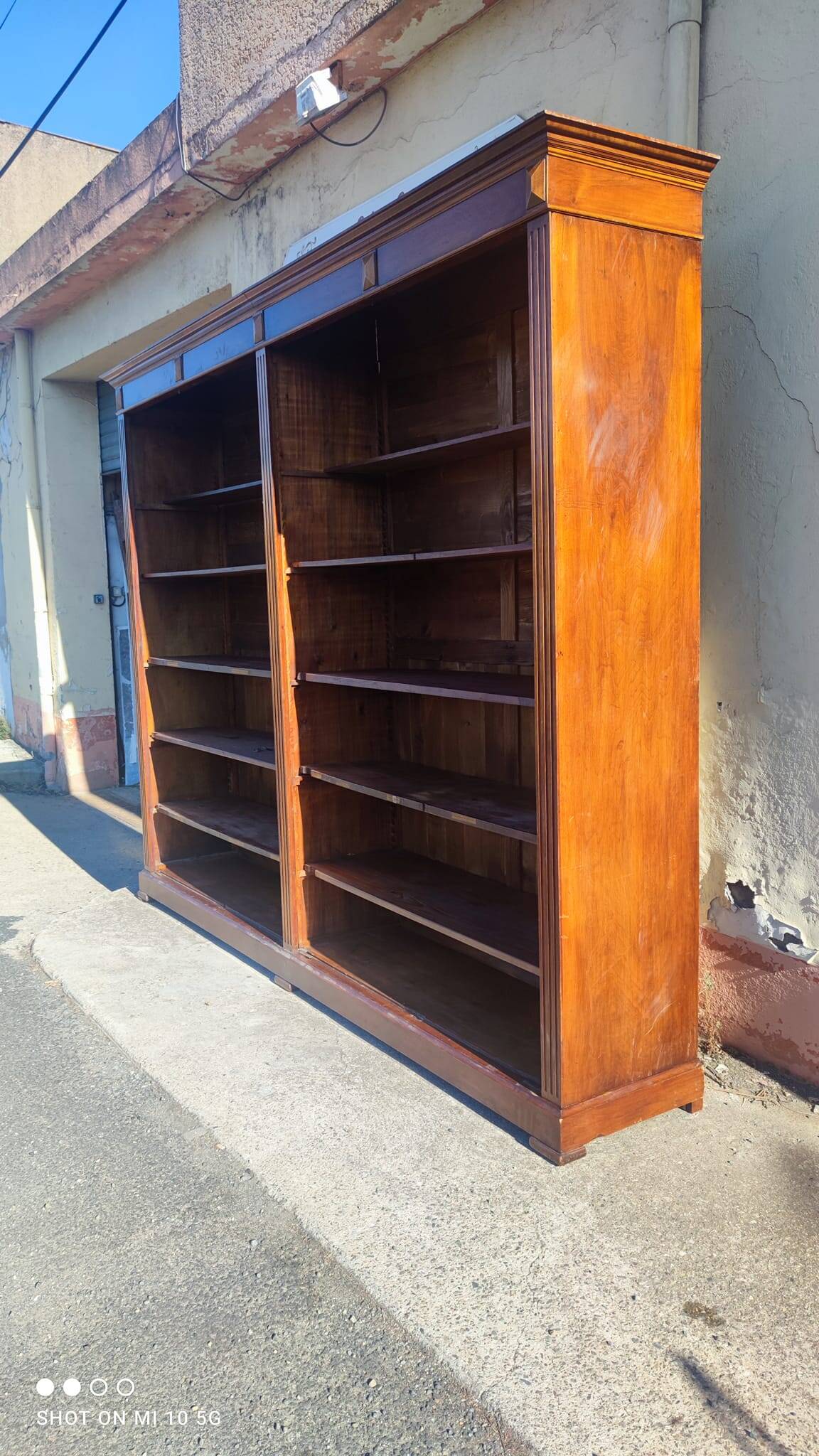 4-door bookcase in solid walnut circa 1880