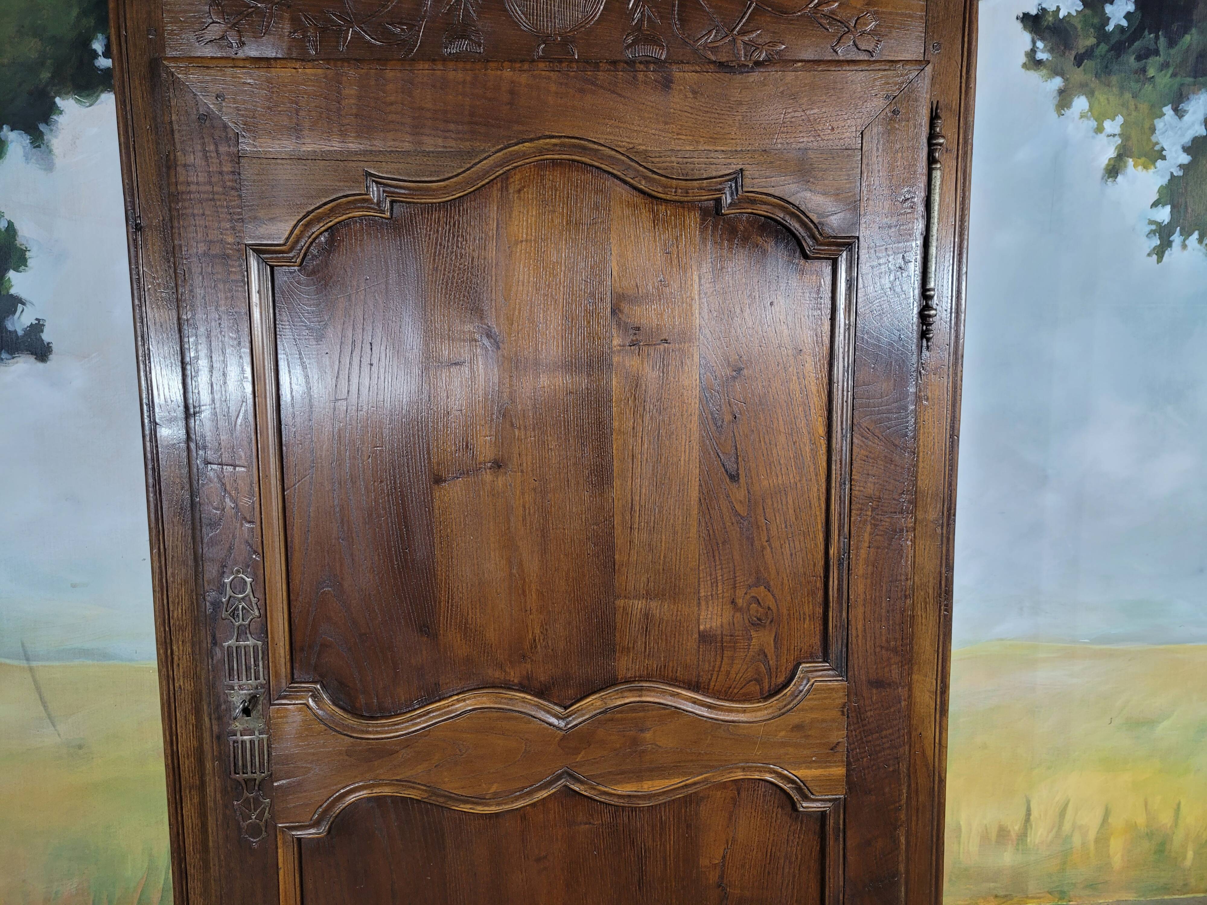 Louis XV oak bonnetière