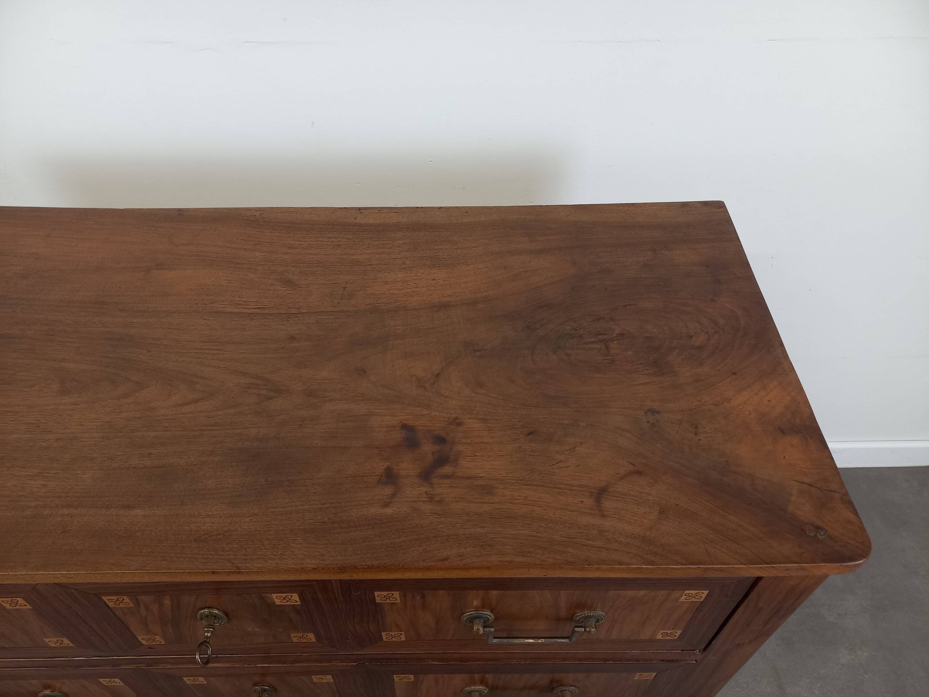 Commode de style Louis XVI