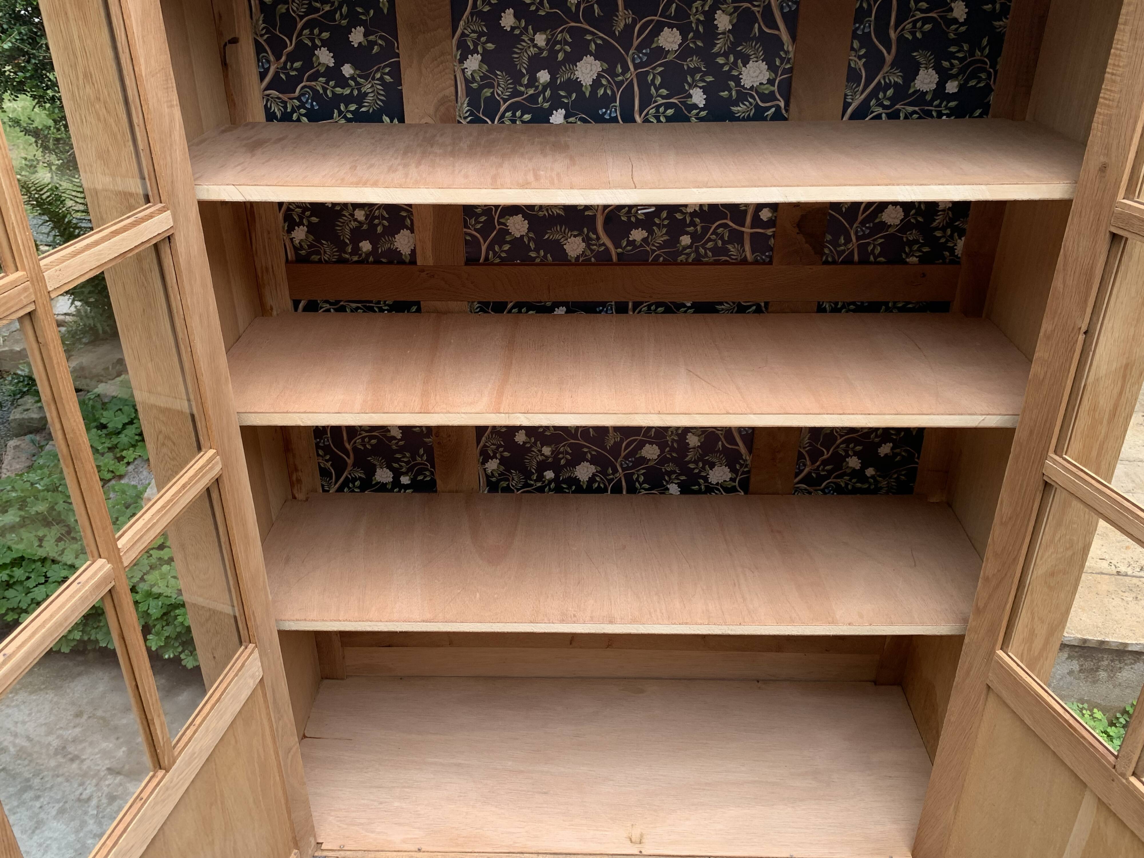 Parisian glass cabinet from La Samaritaine, 1960