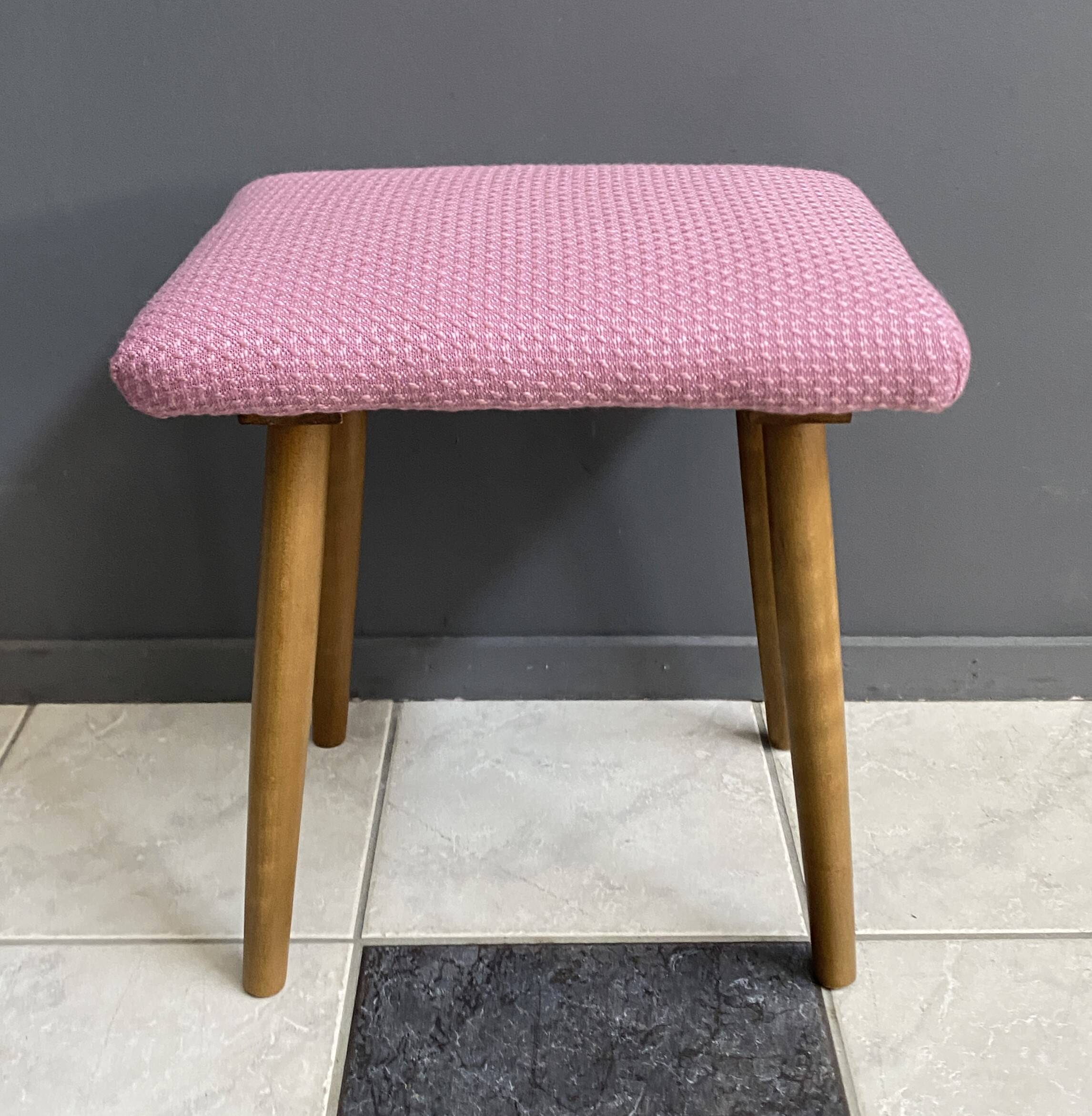 Tabouret rose années 1960
