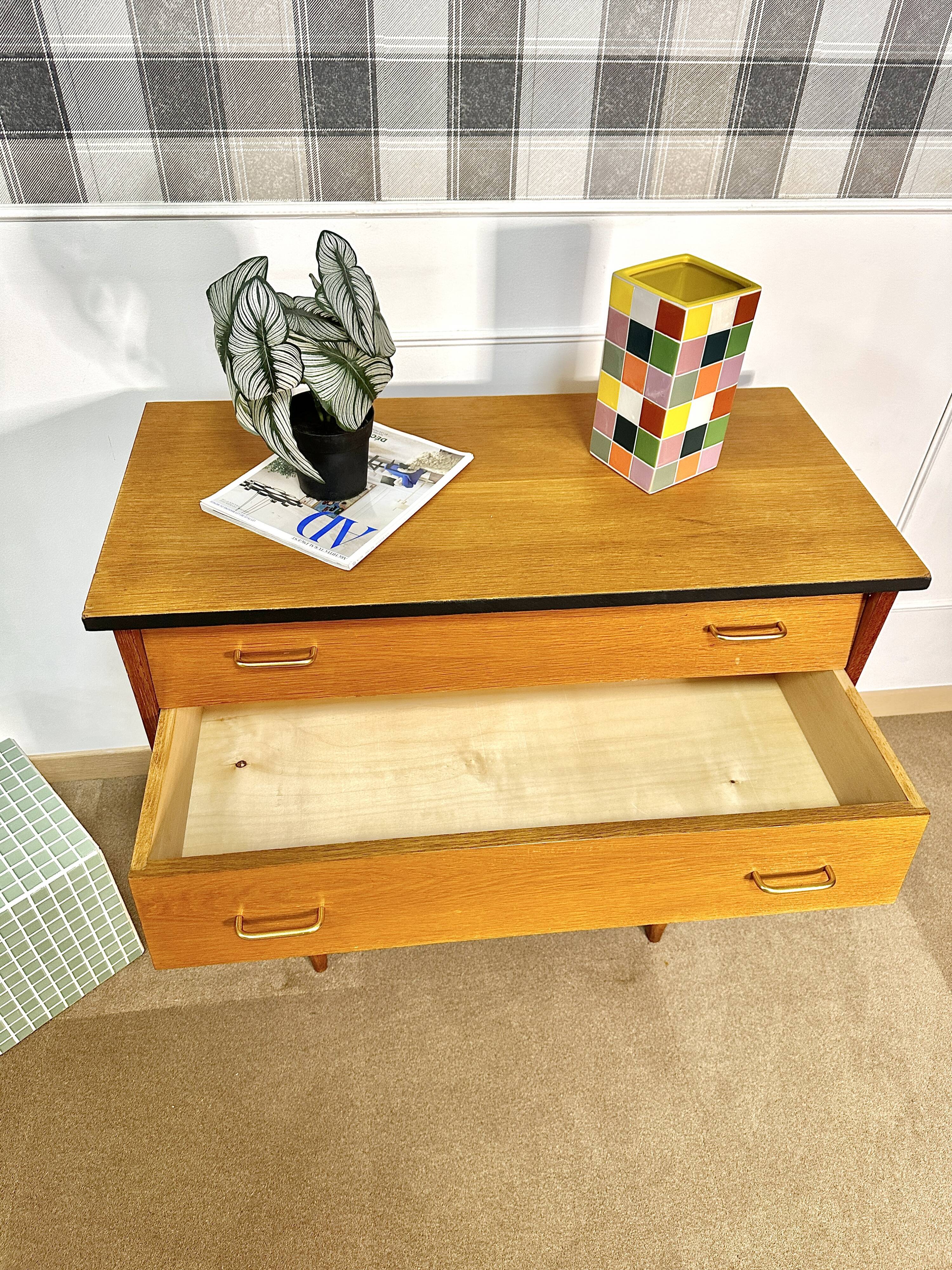 Vintage chest of drawers