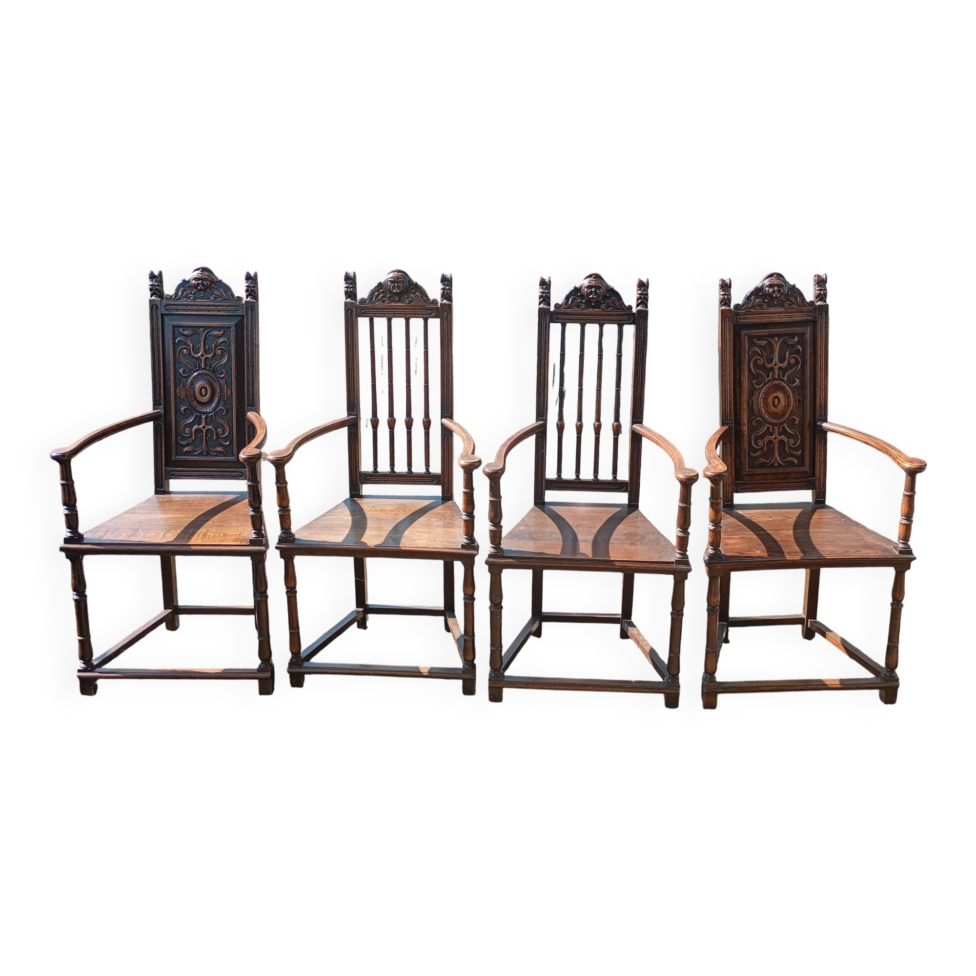 Lot of Renaissance caquetoire armchairs