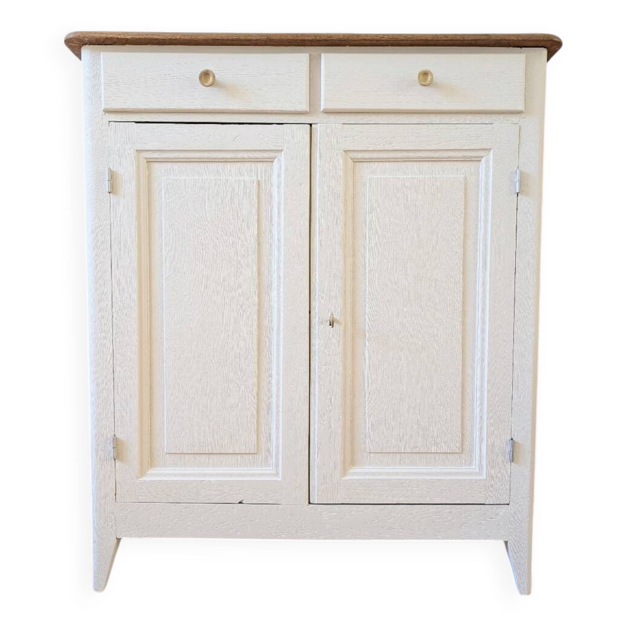 Retro chic Parisian buffet