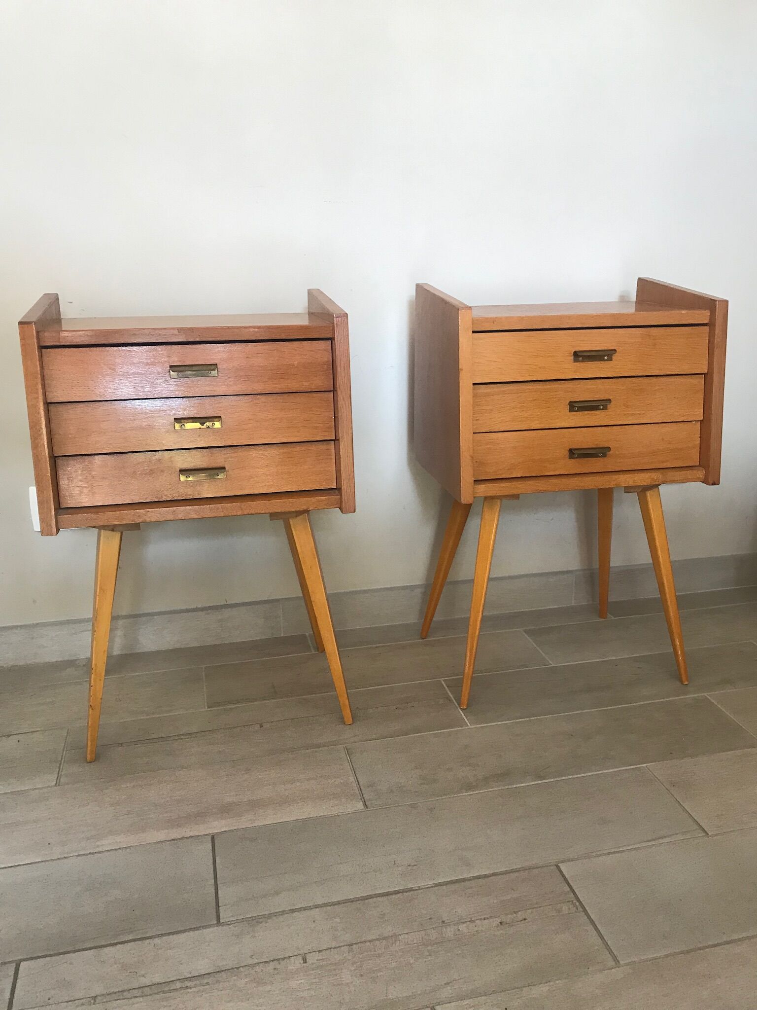 Paire de chevets pieds compas vintage années 60