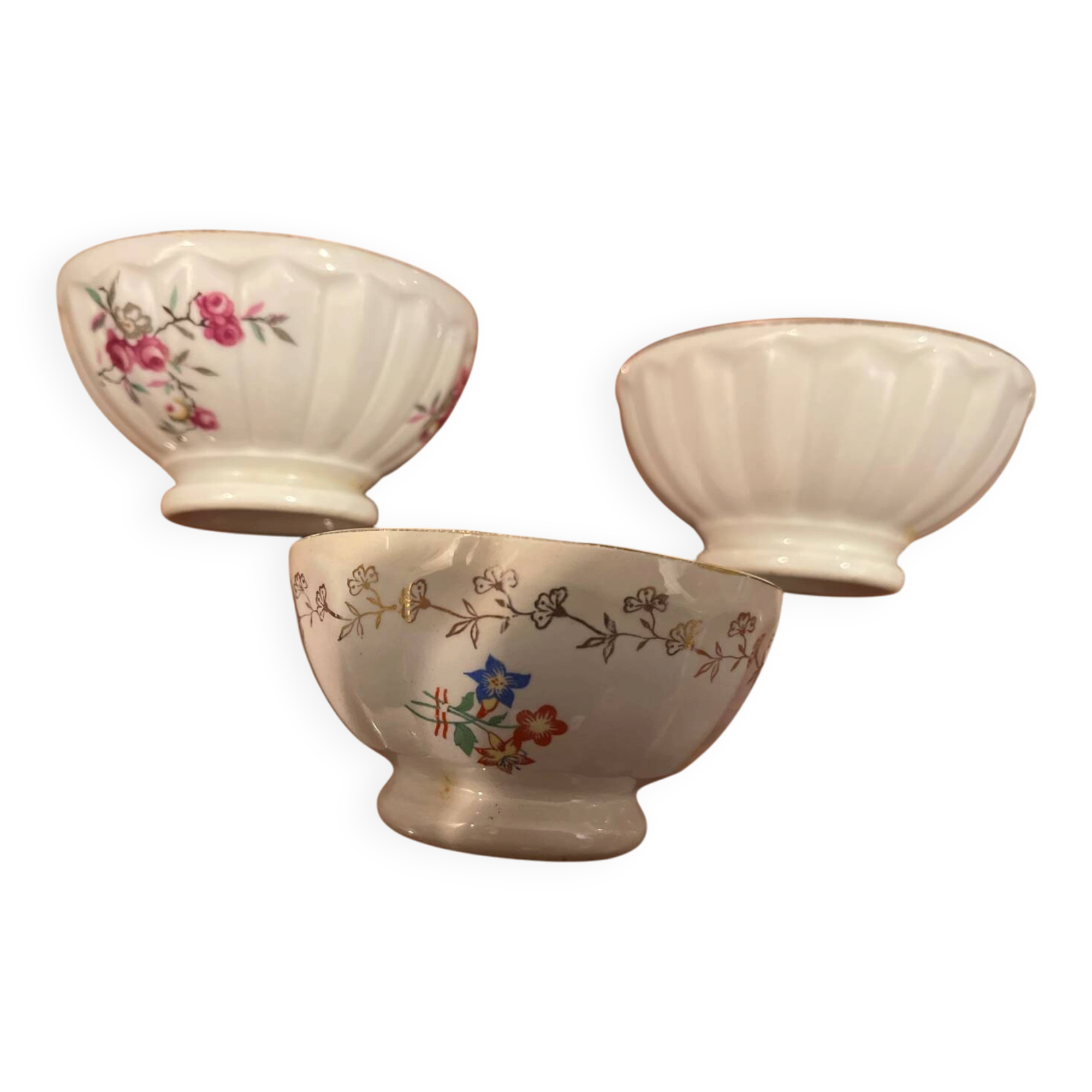 Lot of mini vintage porcelain bowls