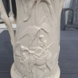 Pot with engravings