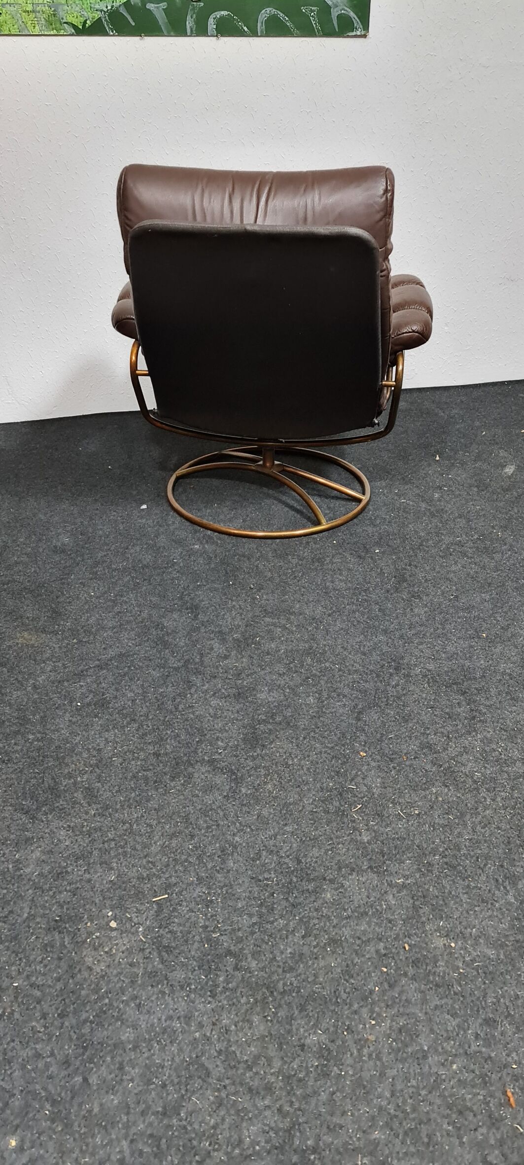 Vintage leather stressless reclining chair