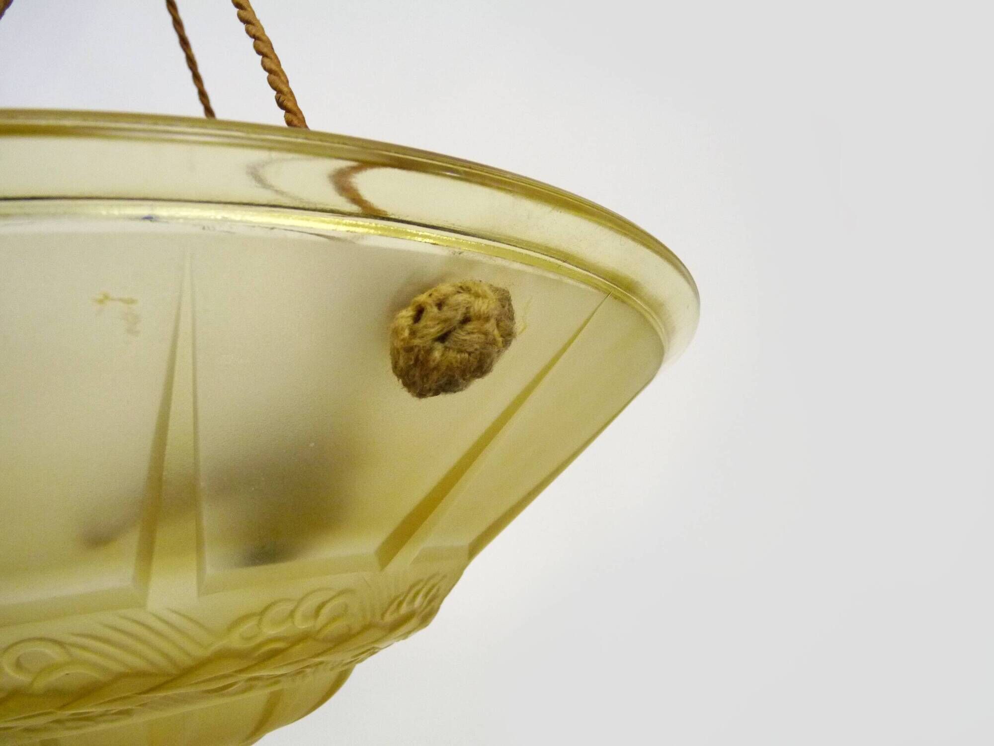 Old chandelier, Art Deco 1 light basin pendant light, in yellow glass paste. 1930s