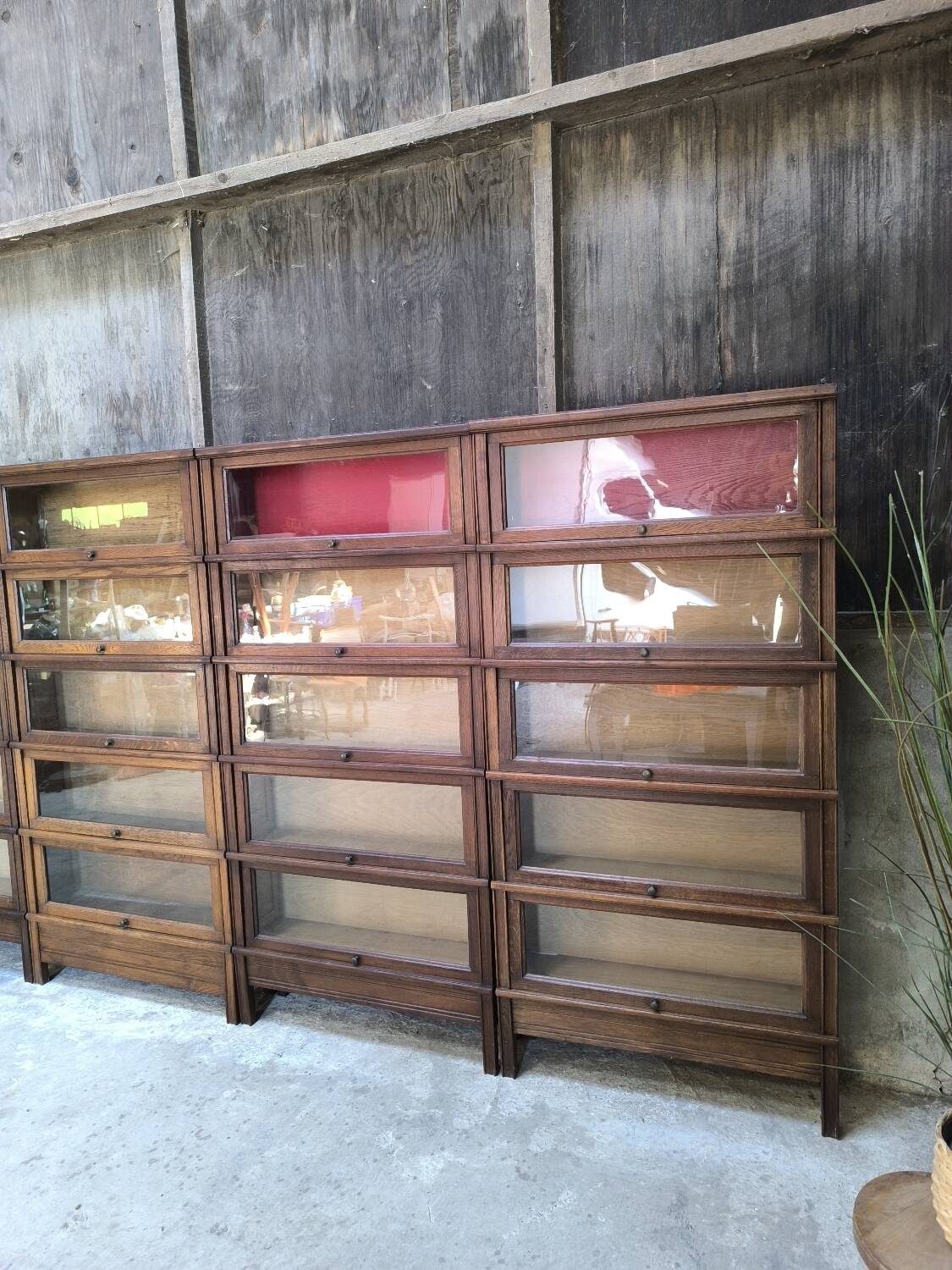 Oak display cabinet MD 1900