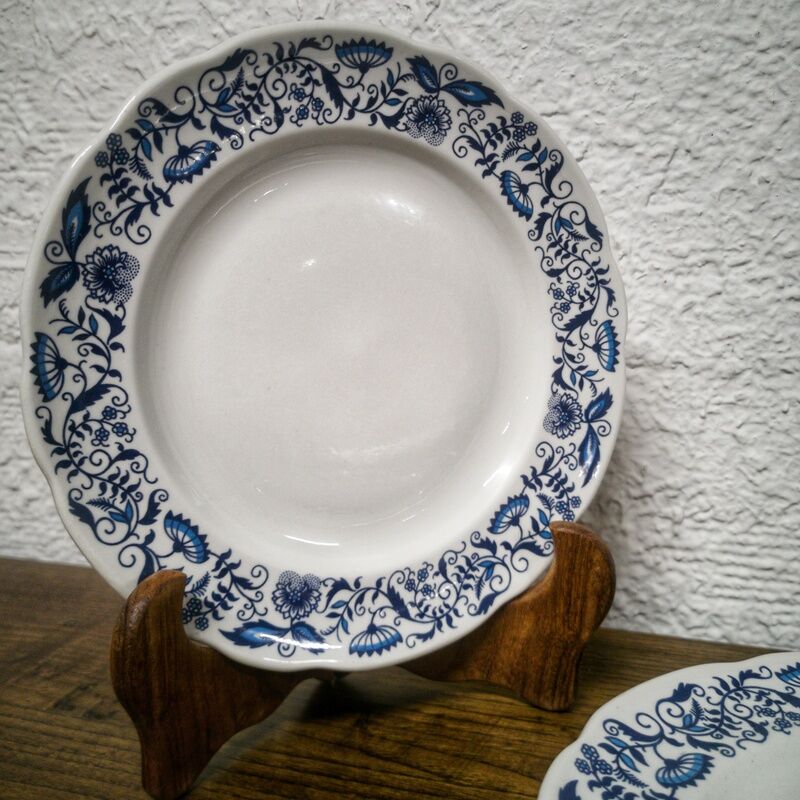 6 Pyroblan porcelain plates