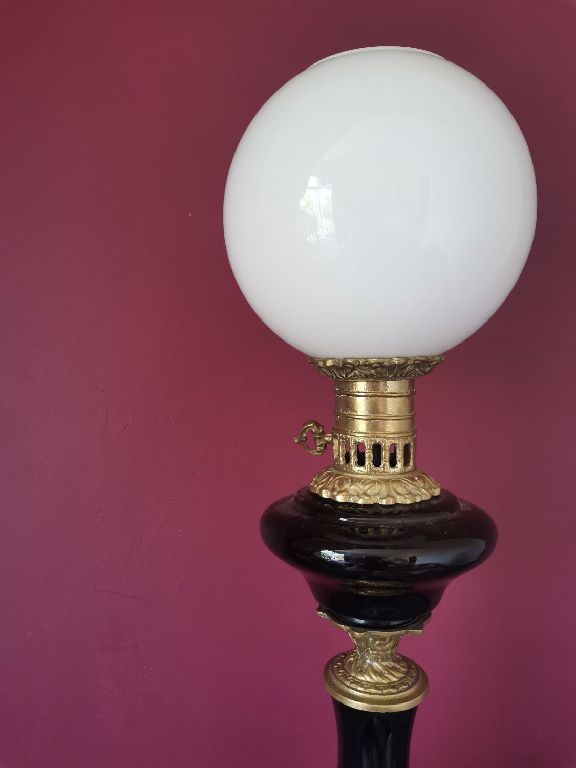 Old kerosene lamp Napoleon III