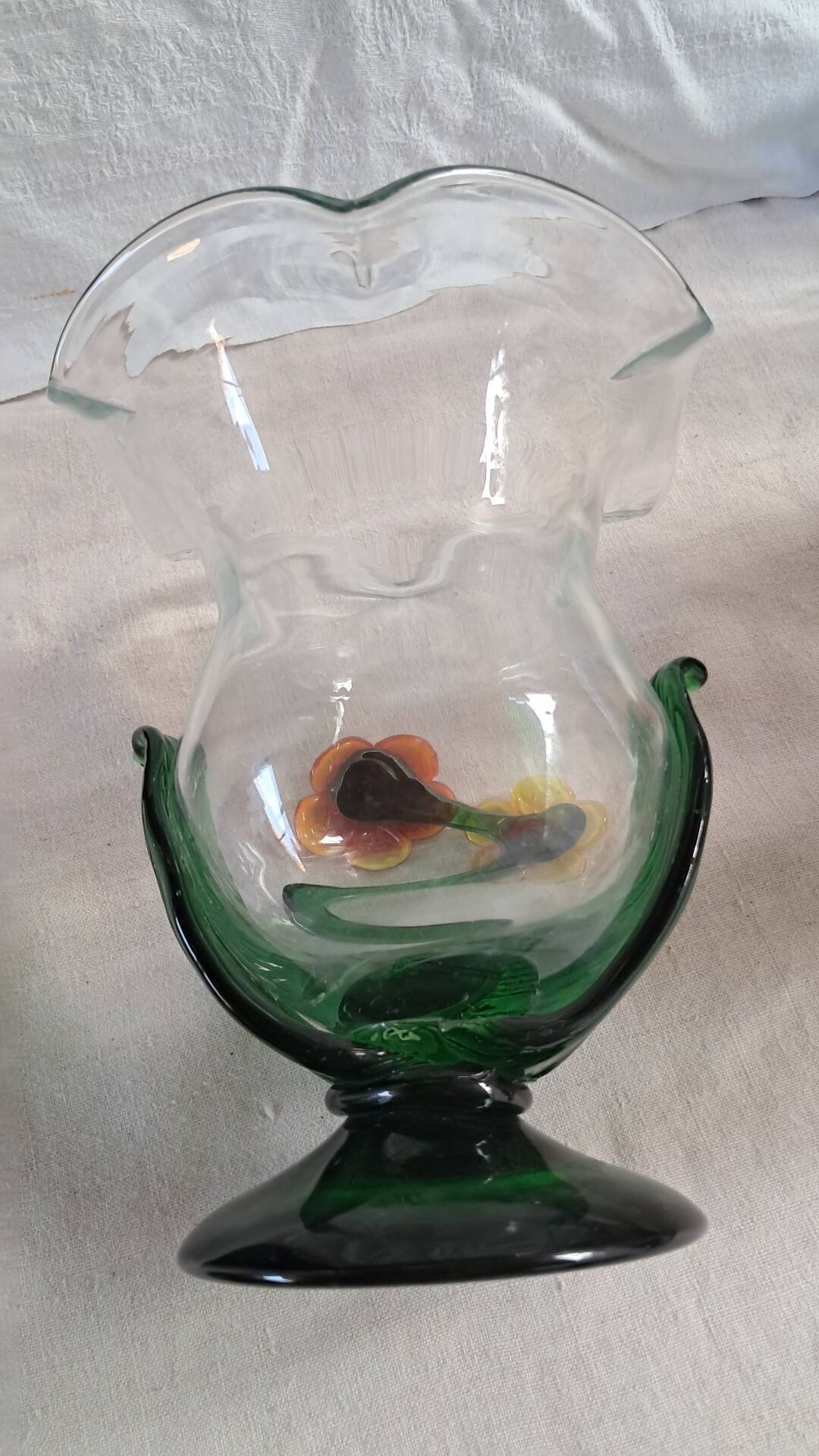 Vintage corolla vase in blown glass with applied flowers – Mura style