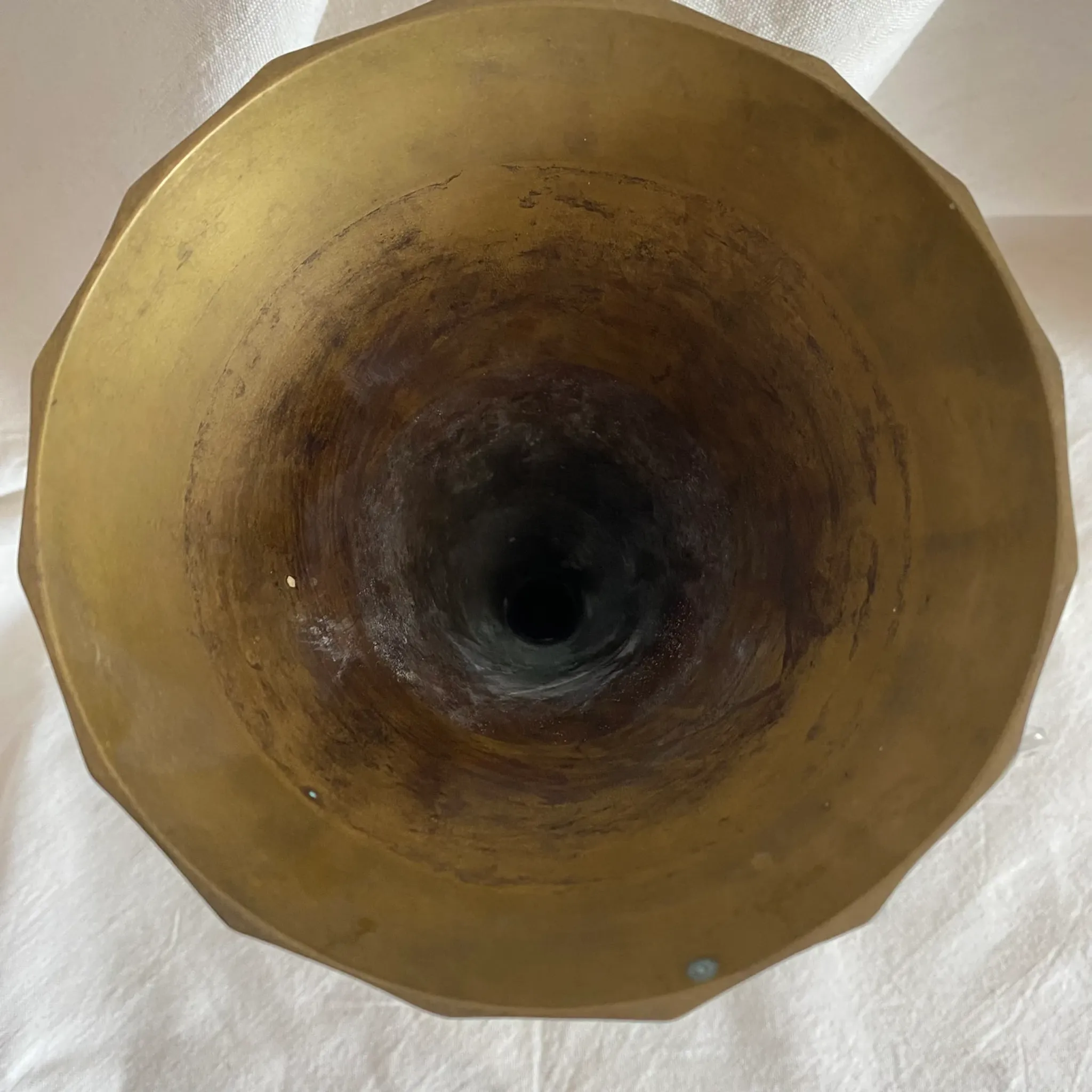 30 cm cornette vase in glass and brass from the 1950s
