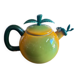 Bouilloire émaillée vintage en forme de pomme