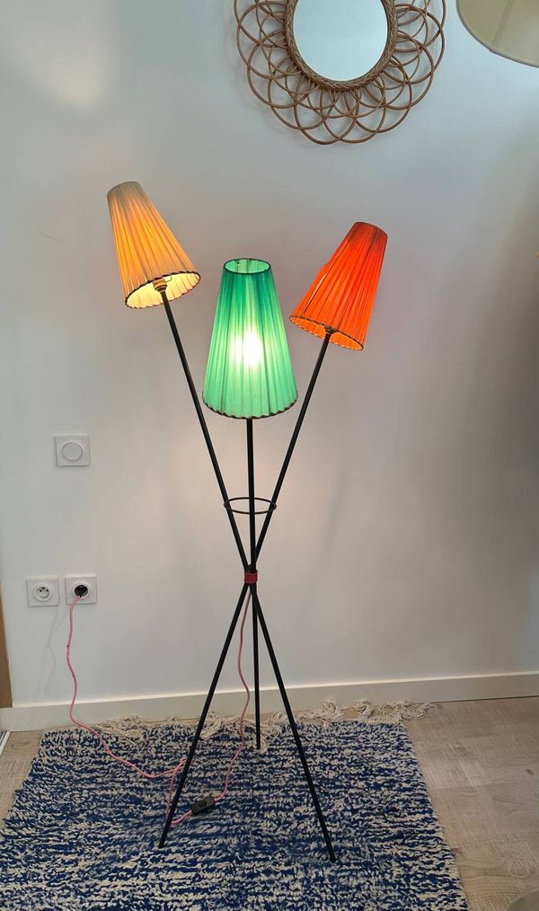 Lampadaire tripode en métal 1950 entièrement d’origine
