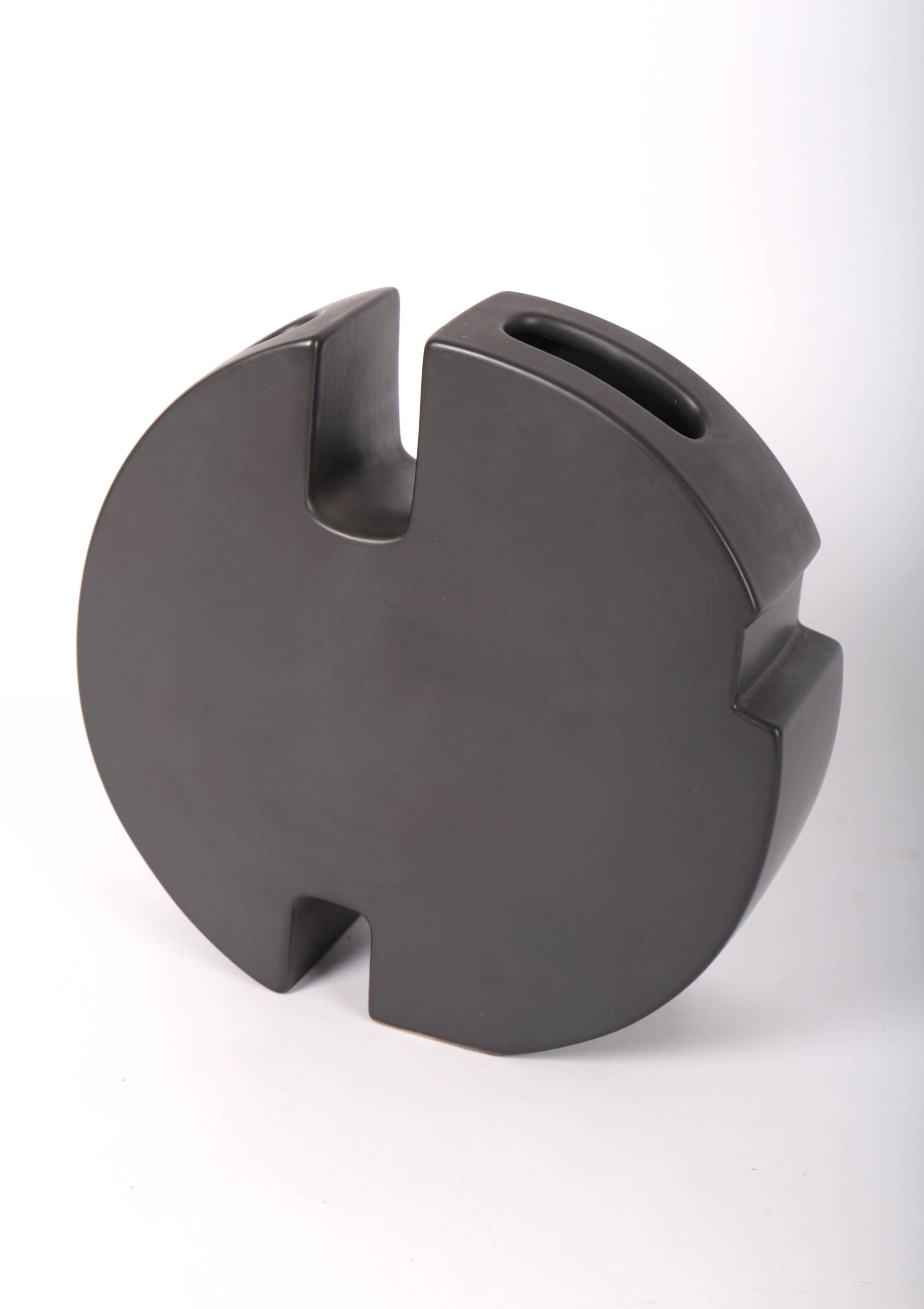 Ceramic vase by Noemi Faber, Atelier d'Enfer